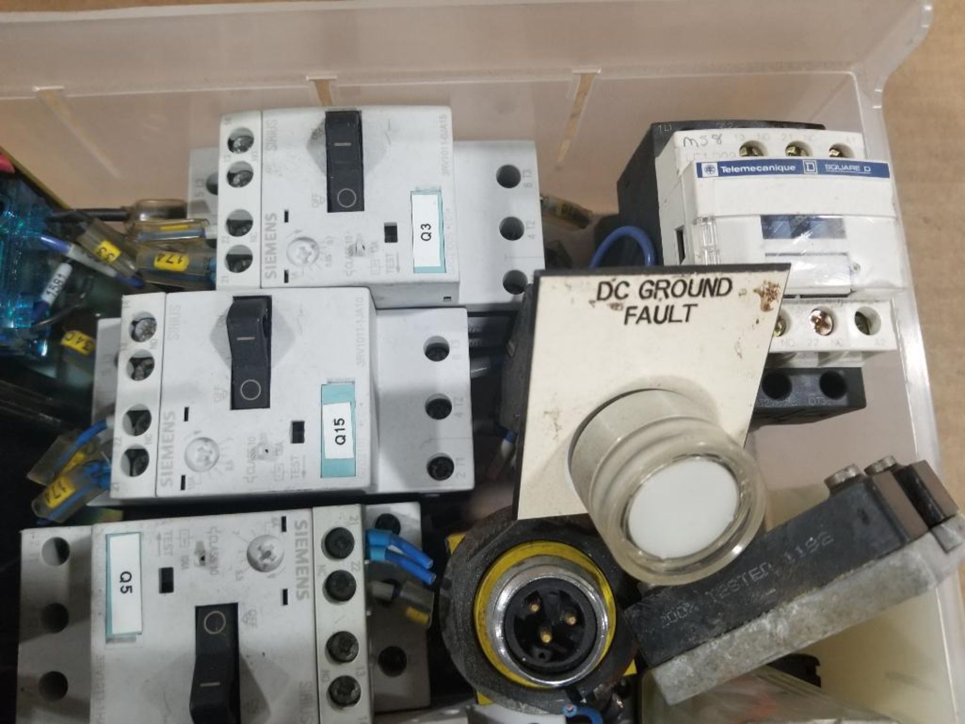 Large assortment of electrical. - Image 2 of 12