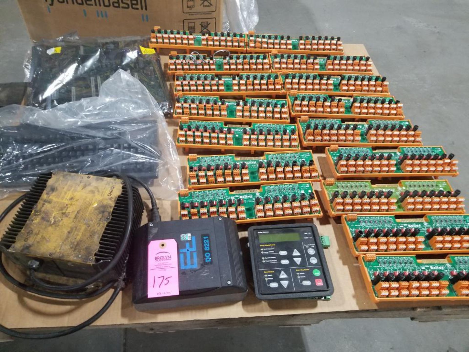 Pallet of assorted electrical and/or repair parts. - Image 21 of 21