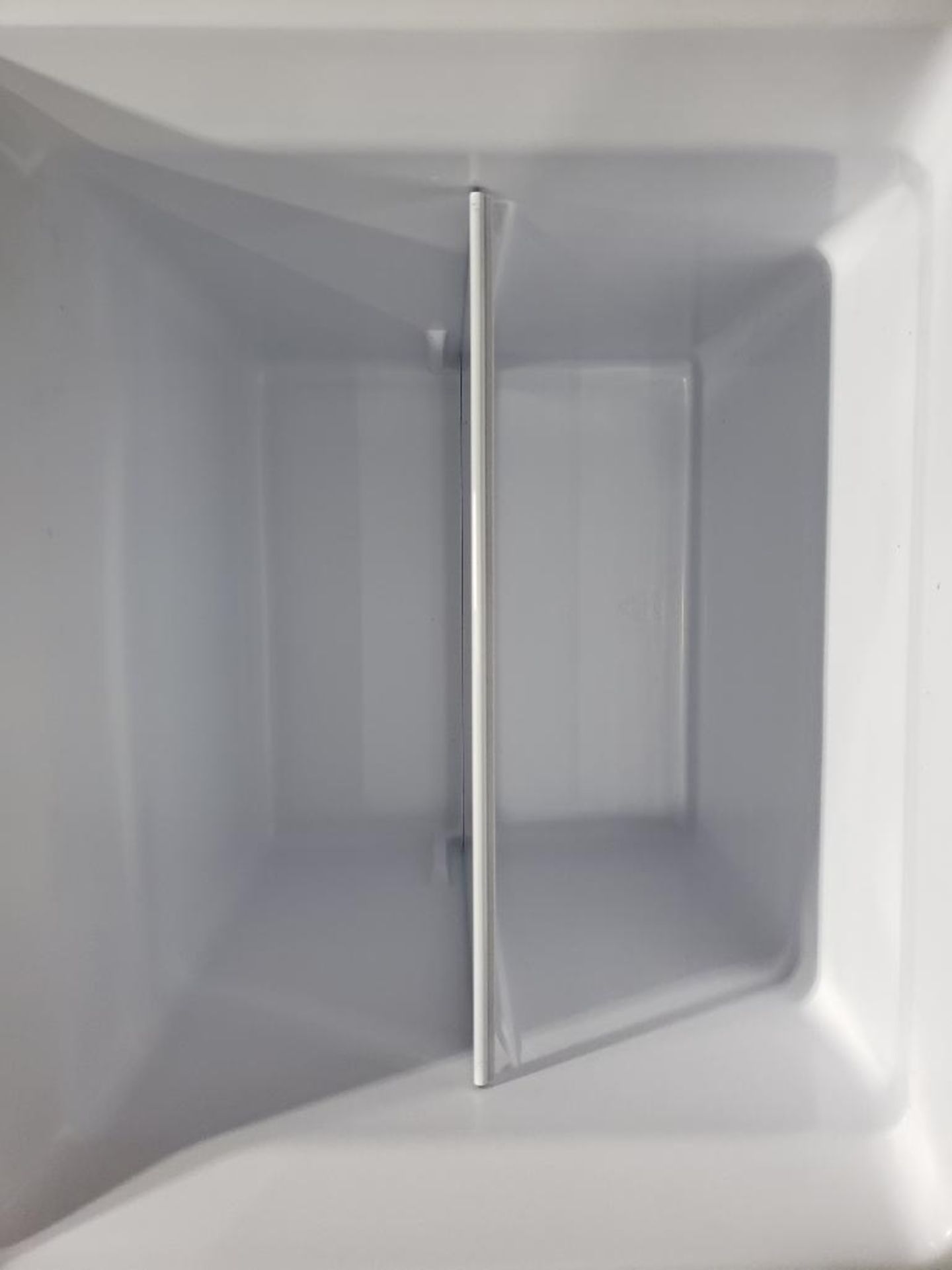 12v GE appliance RV refrigerator. Model GPV10. Missing door shelves. New unit with scratch and dent. - Bild 8 aus 11