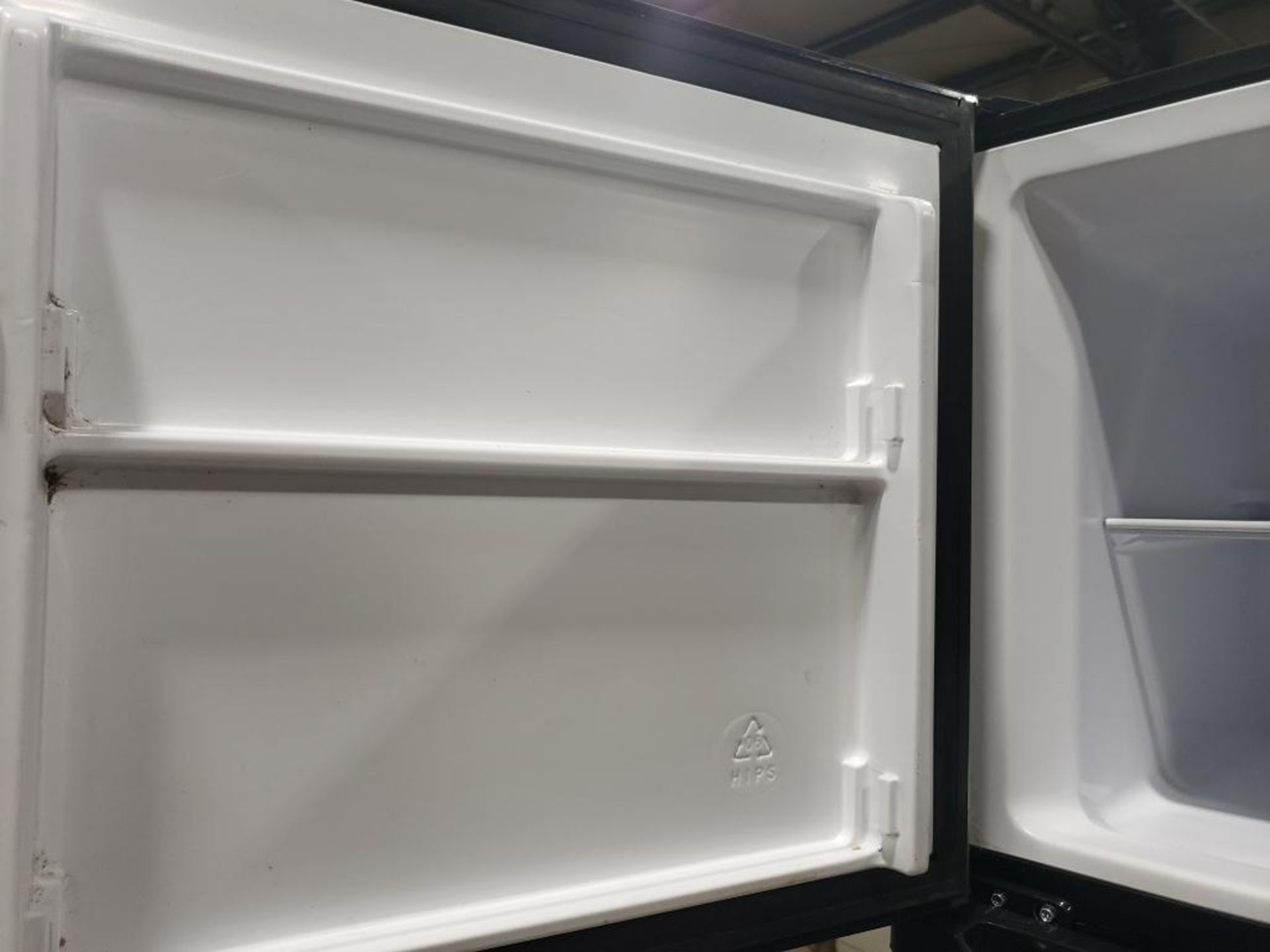 12v GE appliance RV refrigerator. Model GPV10. Missing door shelves. New unit with scratch and dent. - Bild 9 aus 11