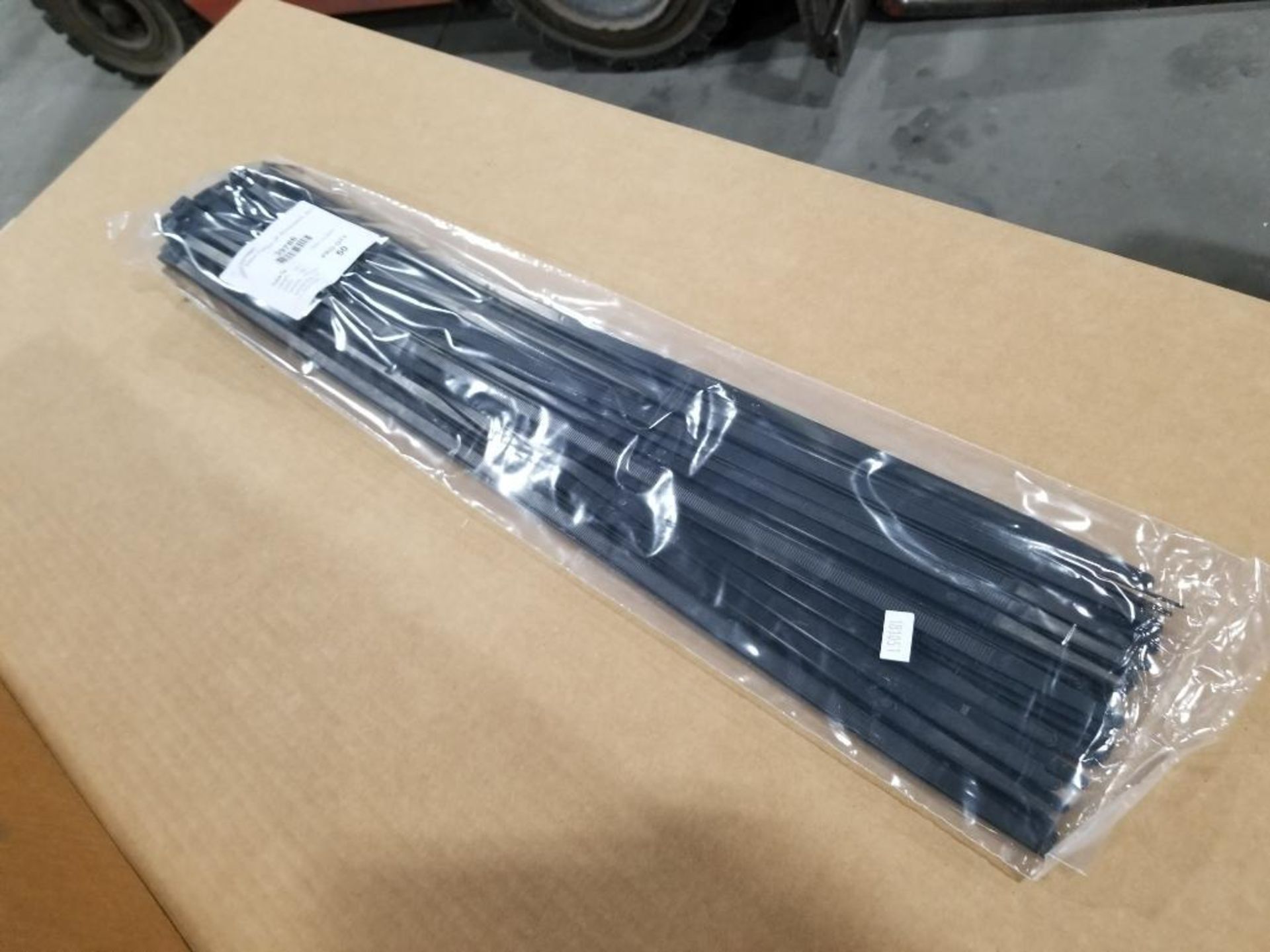 Qty 500 - 24in cable zip ties. 175lb strengh. New in box. - Bild 3 aus 4