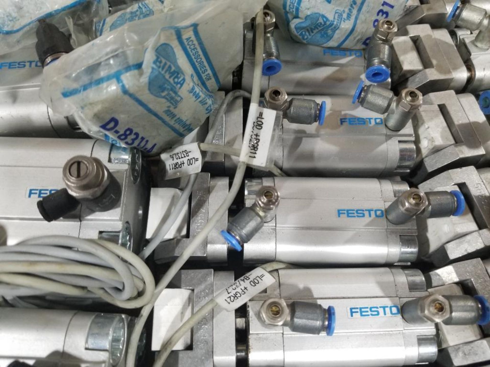 Large assortment of Festo pneumatic cylinders. - Image 6 of 12