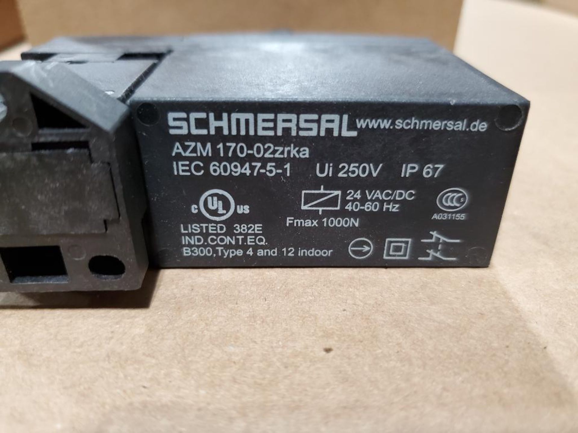 Qty 4 - Schmersal safety switch. Part number AZM-170-02zrka. - Image 4 of 5