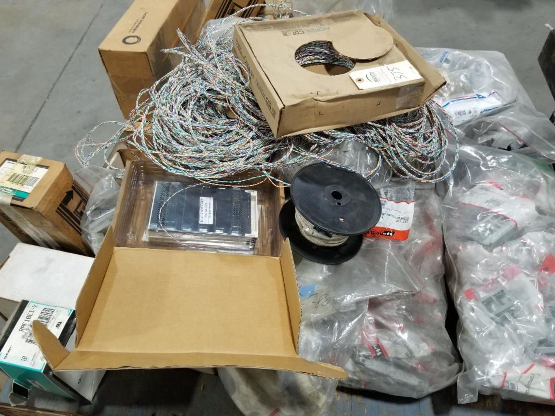 Pallet of assorted parts and hardware. - Image 18 of 18