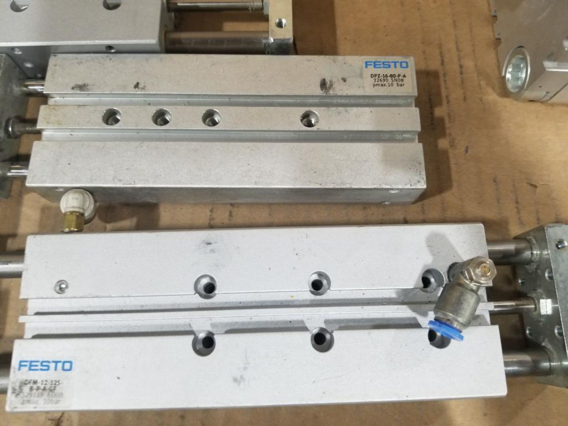 Assorted pneumatic cylinders and actuators. - Image 11 of 12
