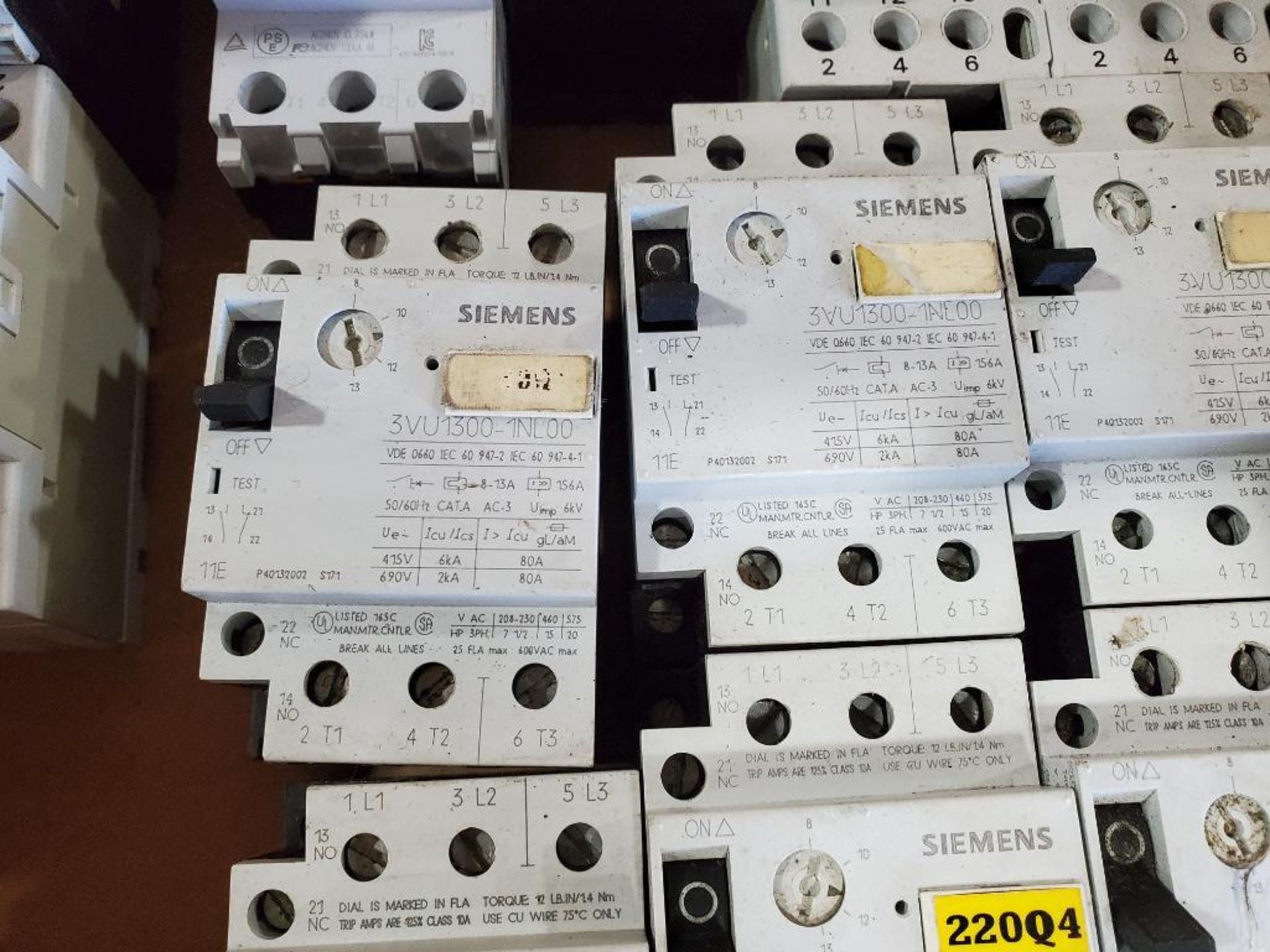 Assorted Siemens and Allen Bradley contactors. - Image 6 of 9