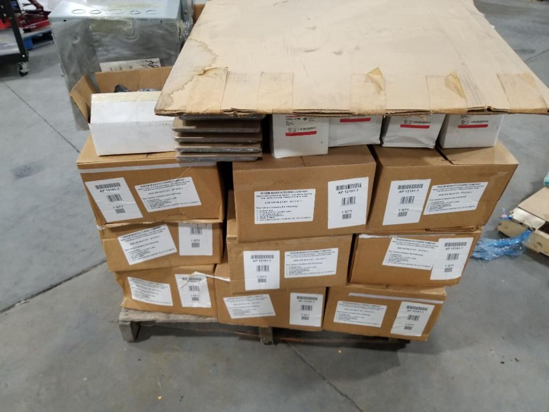 Pallet of assorted electrical and/or repair parts. - Image 12 of 18