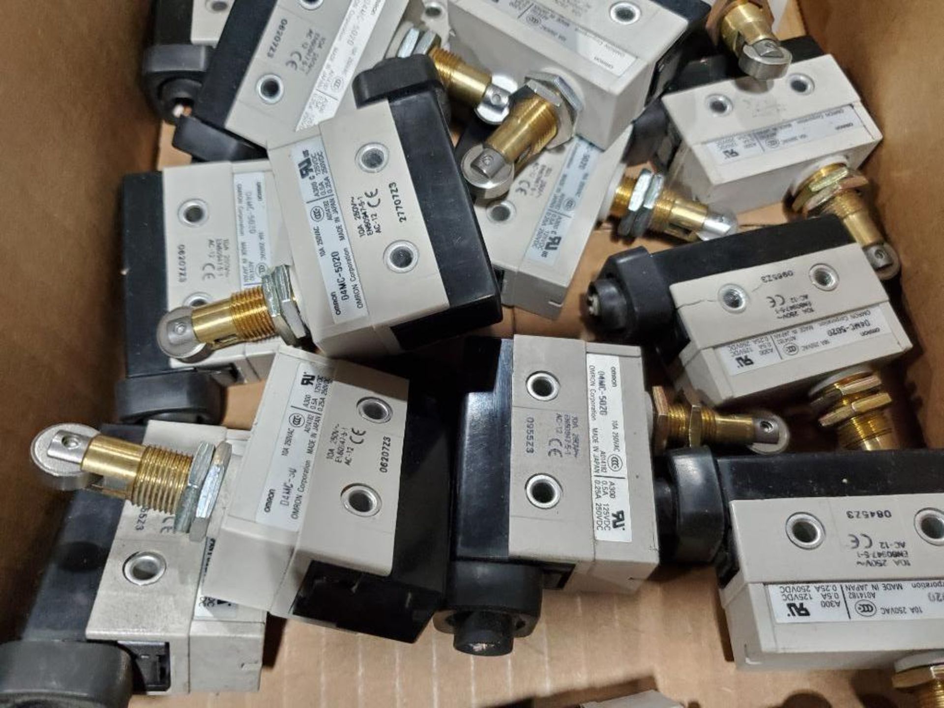 Large assortment of Omron limit switches. - Image 3 of 7