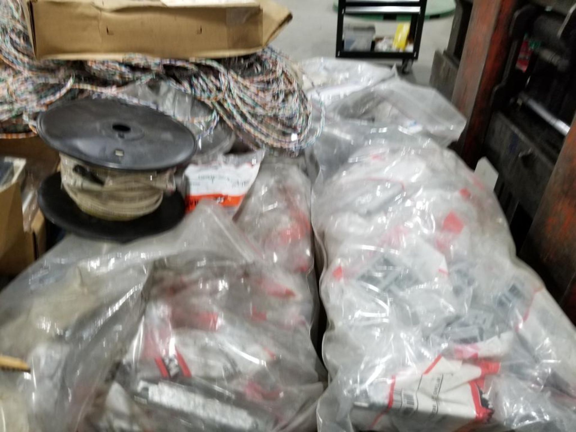 Pallet of assorted parts and hardware. - Image 17 of 18