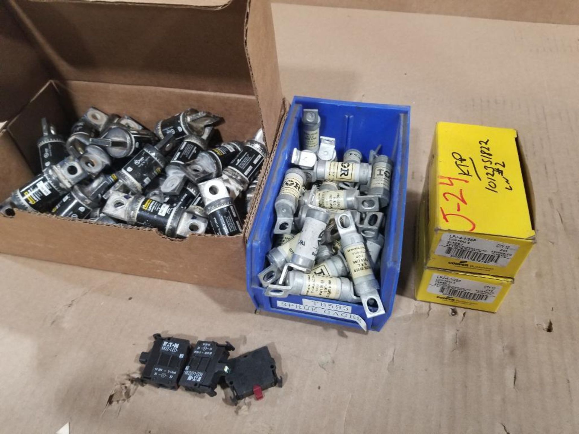 Assorted breakers and fuses. - Image 6 of 6