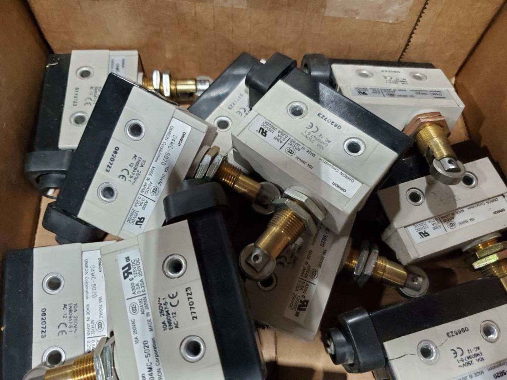 Large assortment of Omron limit switches. - Image 2 of 7