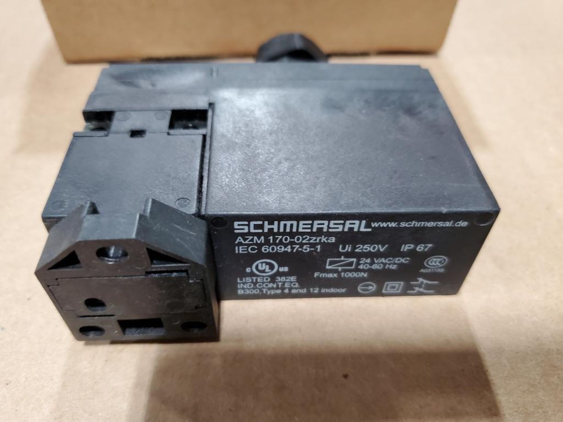 Qty 4 - Schmersal safety switch. Part number AZM-170-02zrka. - Image 3 of 5