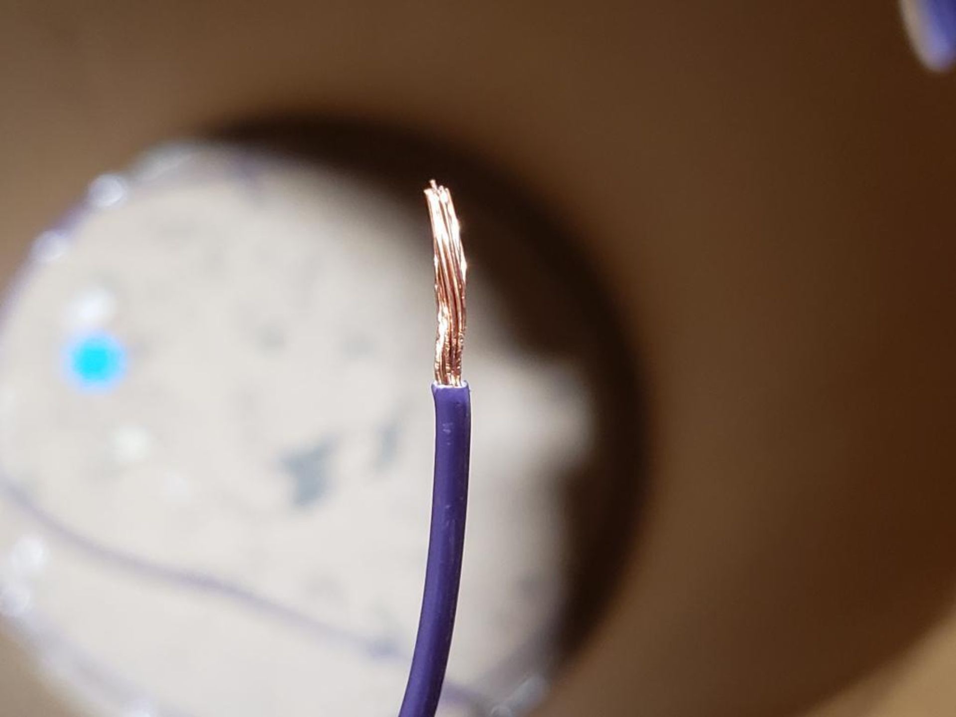 14 awg violet red print copper wire. Gross barrel weight, 186lbs. Partial barrel. - Image 3 of 5