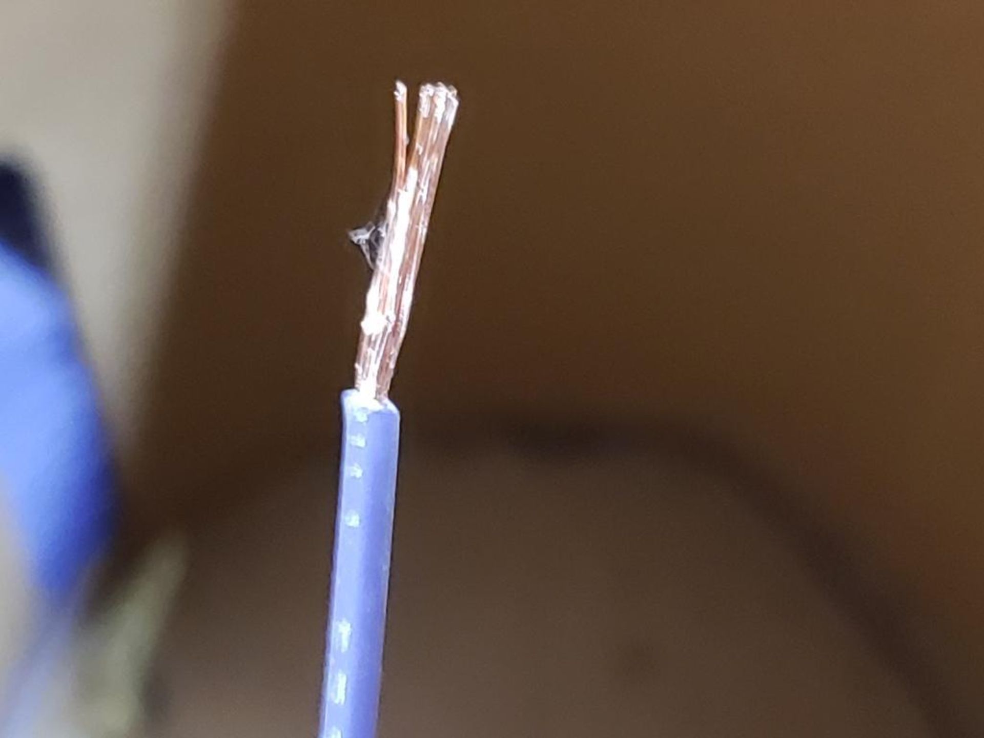 16 awg violet print copper wire. Gross barrel weight, 128lbs. Partial barrel. - Image 3 of 5