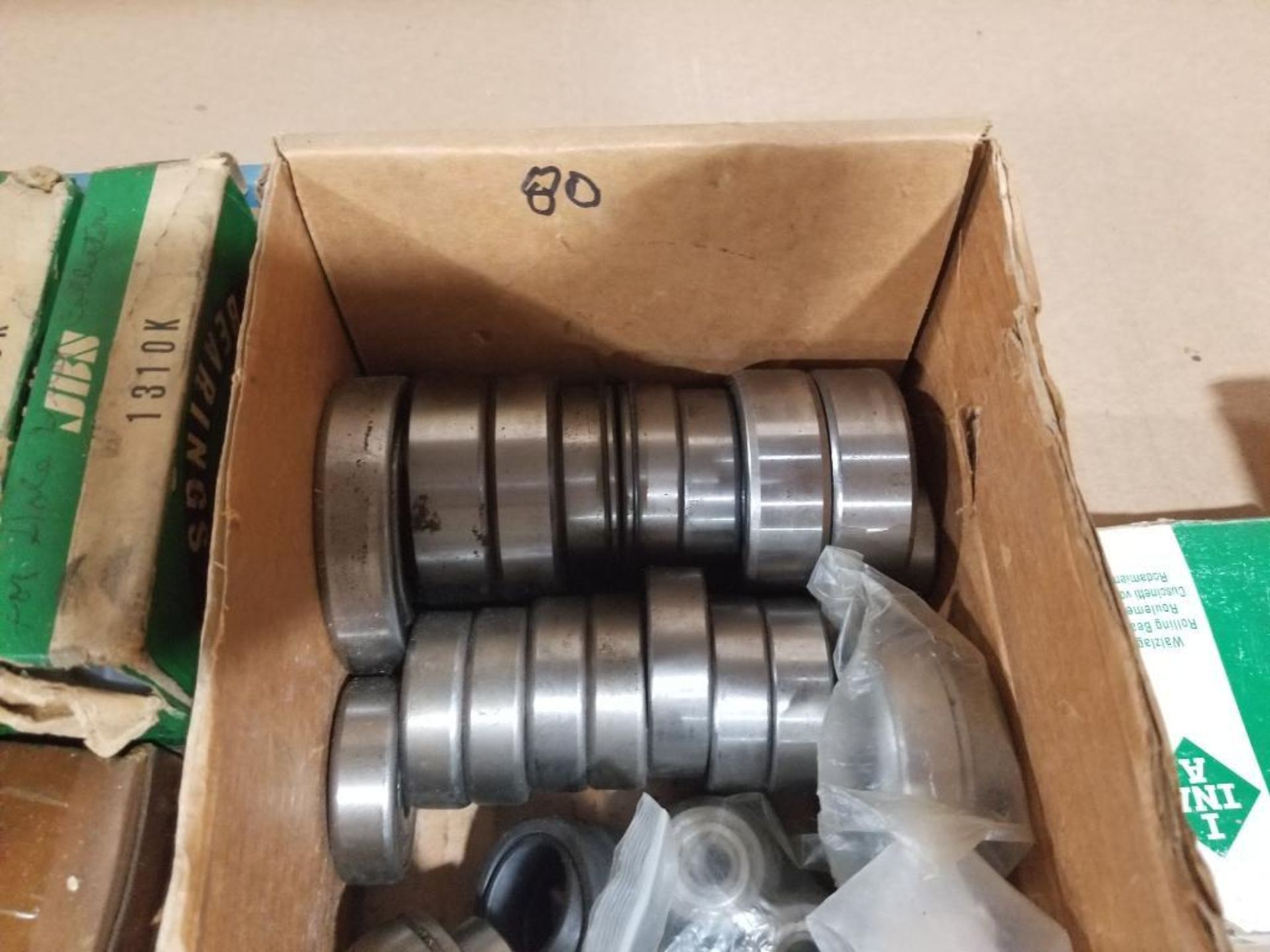 Large assortment of bearings. - Image 7 of 15