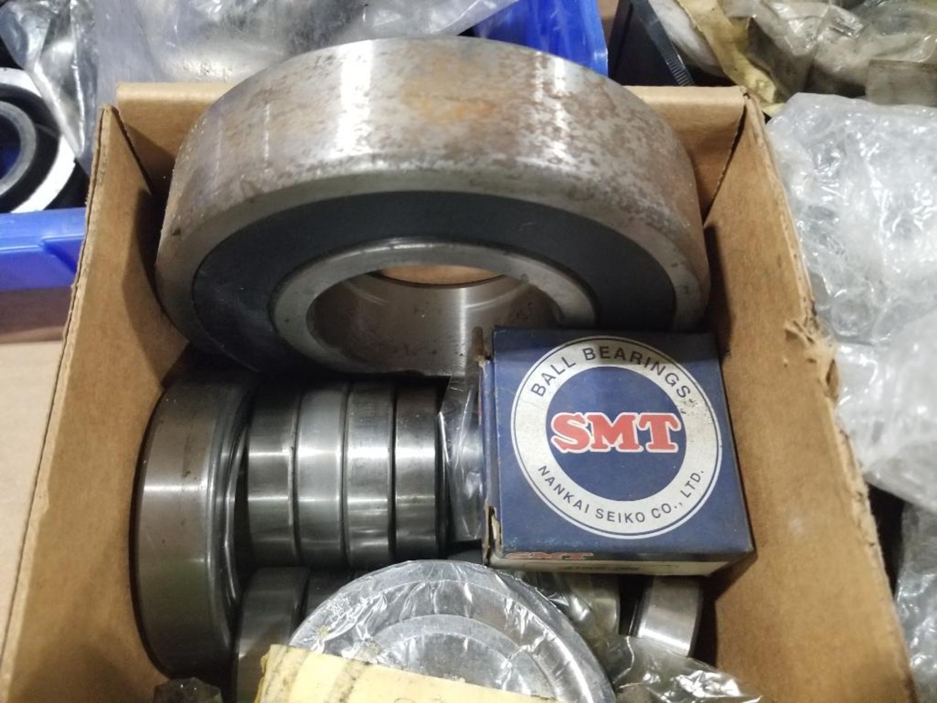 Large assortment of bearings. - Image 2 of 18