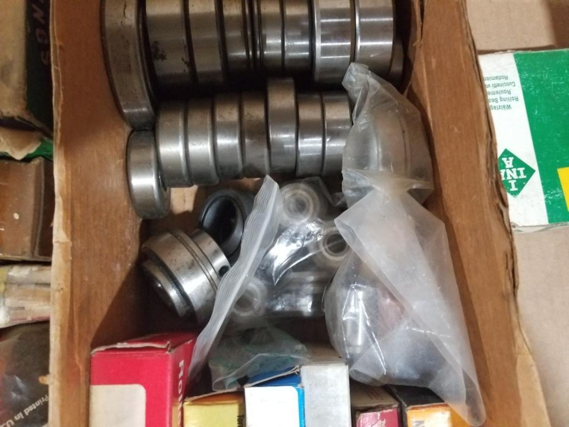 Large assortment of bearings. - Image 5 of 15