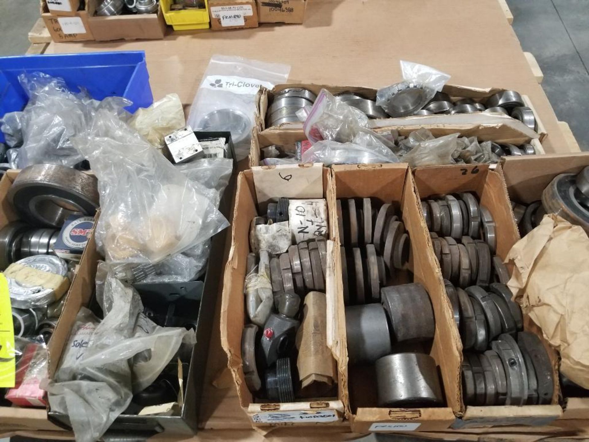 Large assortment of bearings. - Image 18 of 18