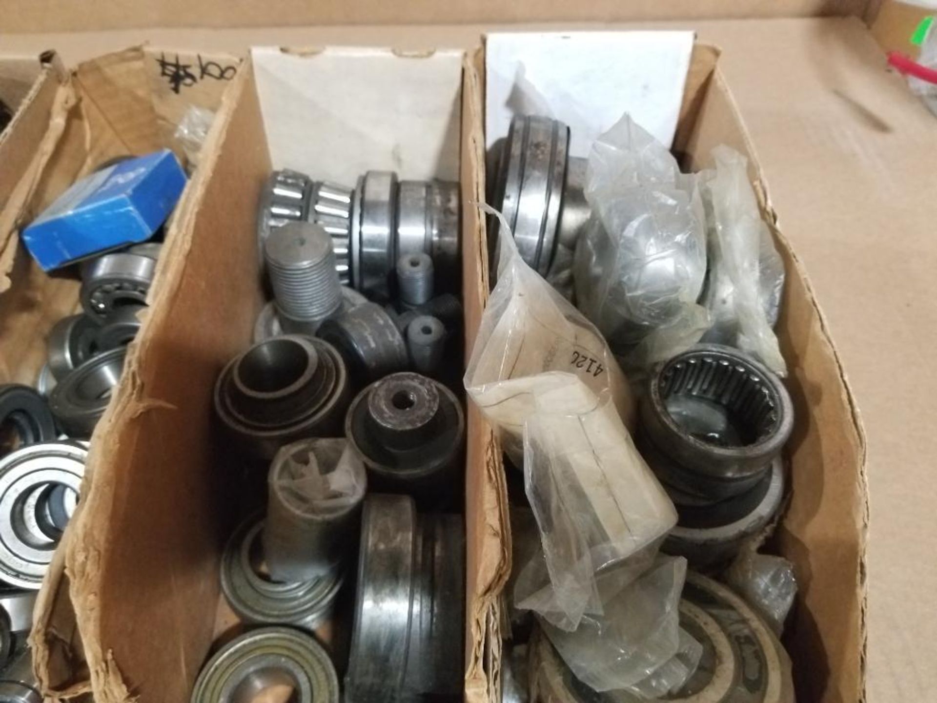 Large assortment of bearings. - Image 3 of 13