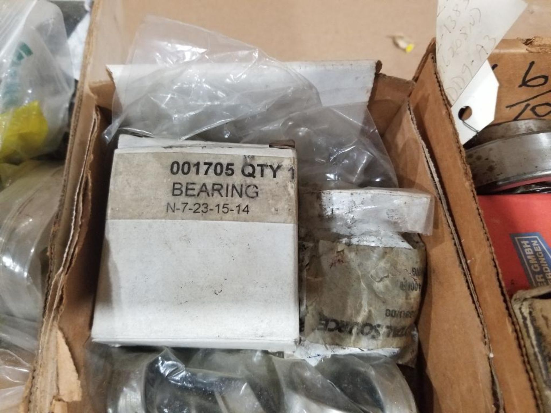 Large assortment of bearings. - Image 13 of 17