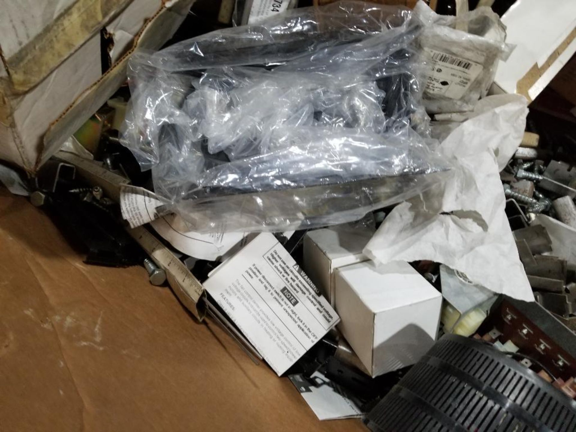 Pallet of assorted parts and hardware. - Image 11 of 13