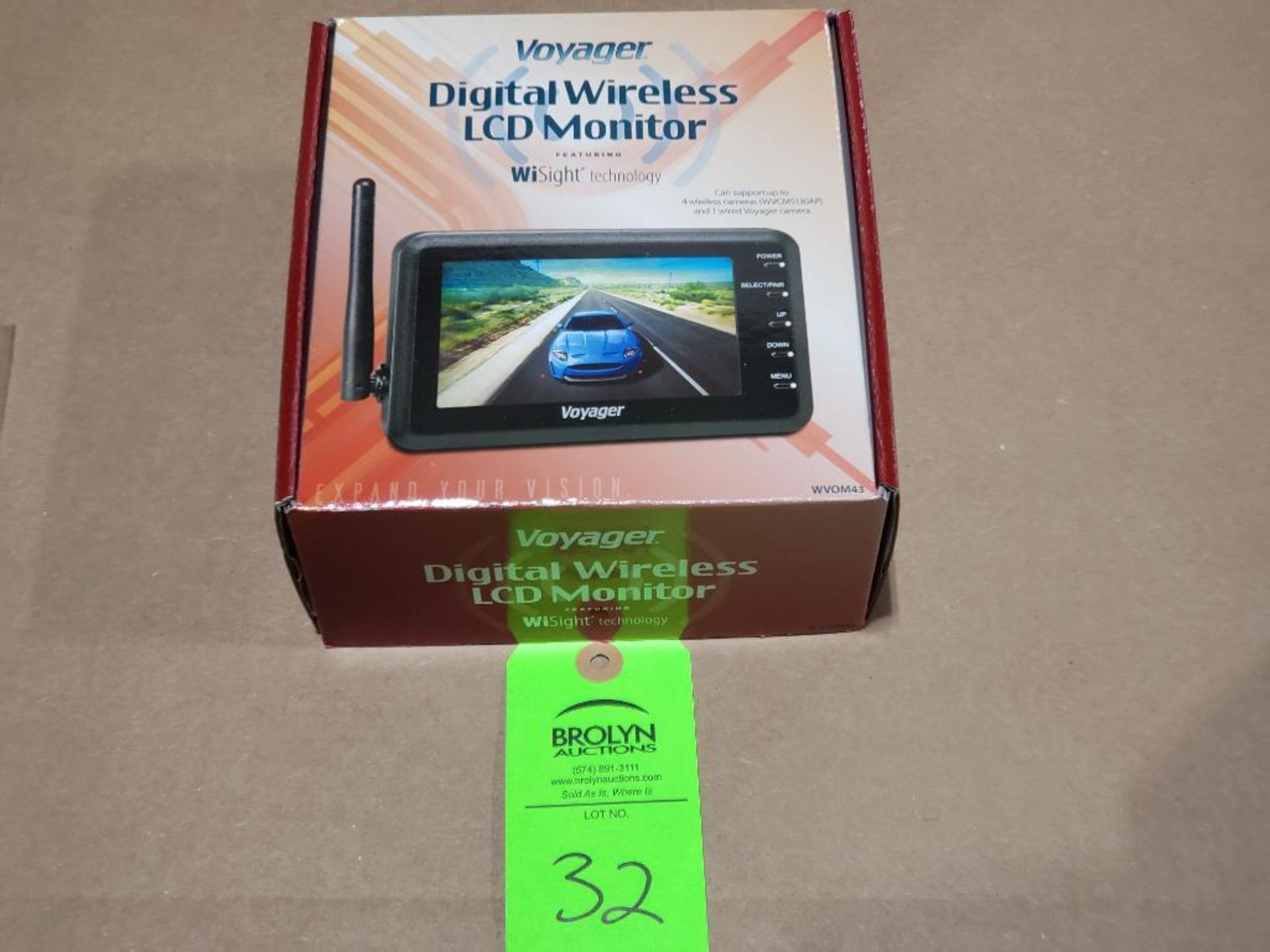 Voyager Digital Wireless LCD Monitor. Features WiSight techology. Model WVOM43.