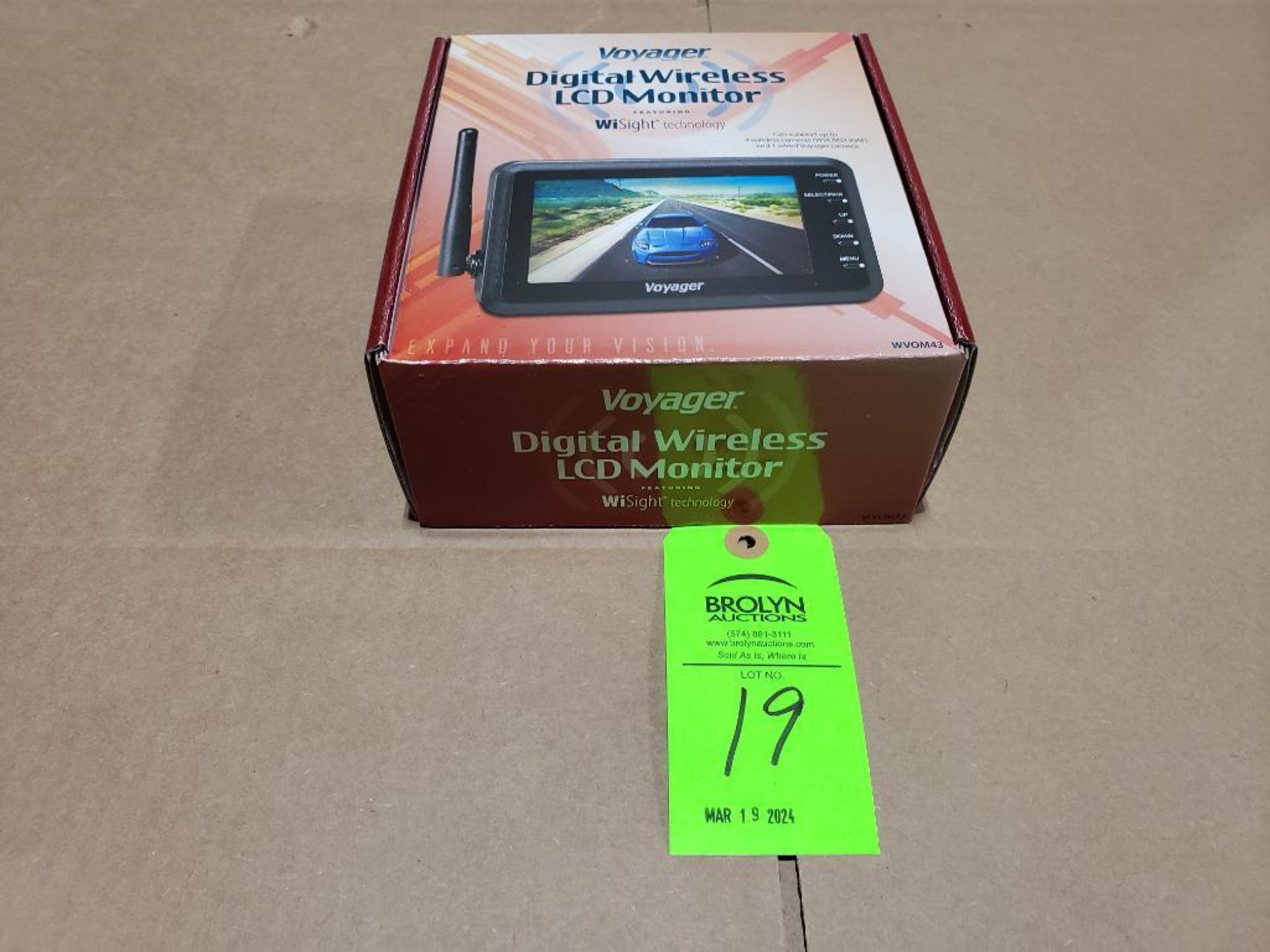 Voyager Digital Wireless LCD Monitor. Features WiSight techology. Model WVOM43.