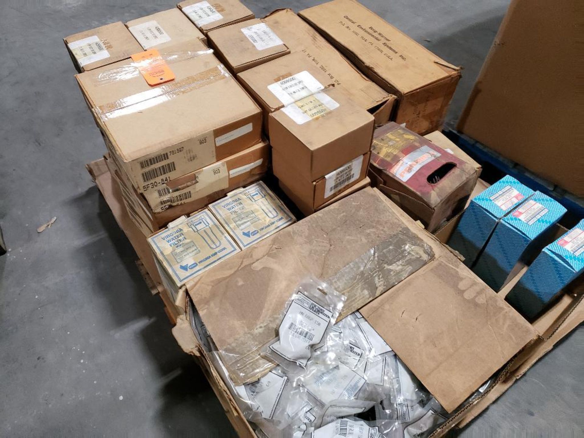 Pallet of assorted parts and hardware. - Image 19 of 19