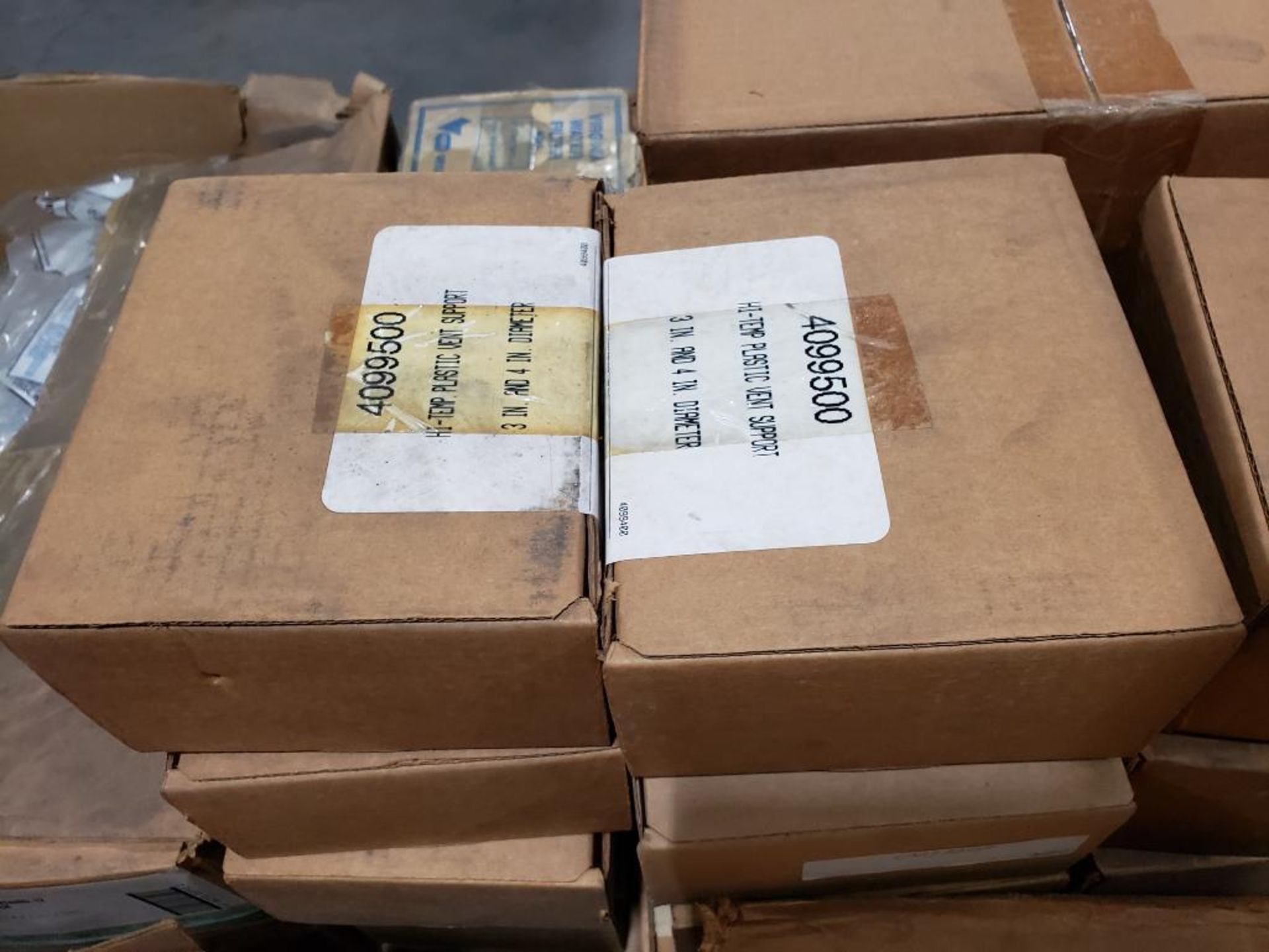 Pallet of assorted parts and hardware. - Image 8 of 19