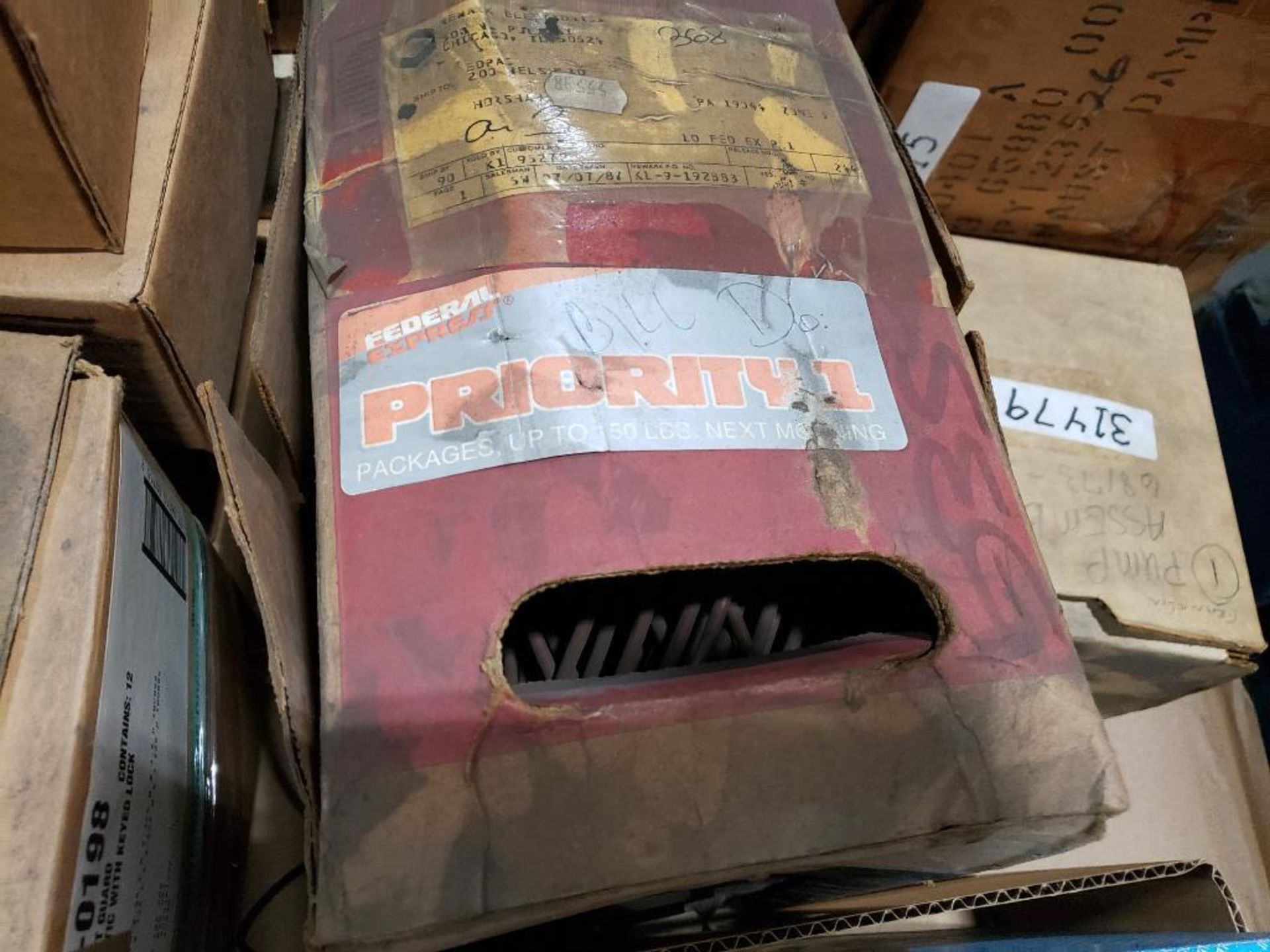Pallet of assorted parts and hardware. - Image 17 of 19