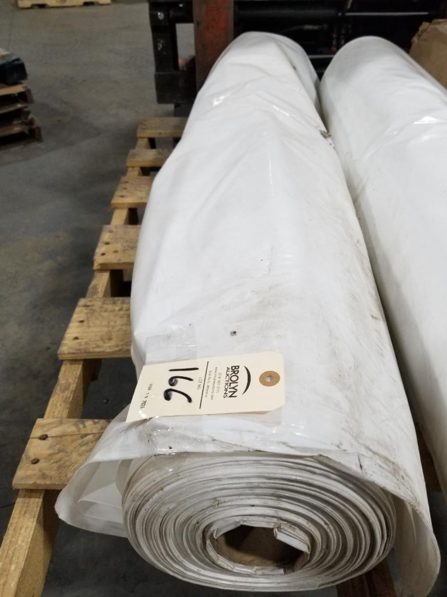 Large roll of plastic sheeting. - Image 4 of 4