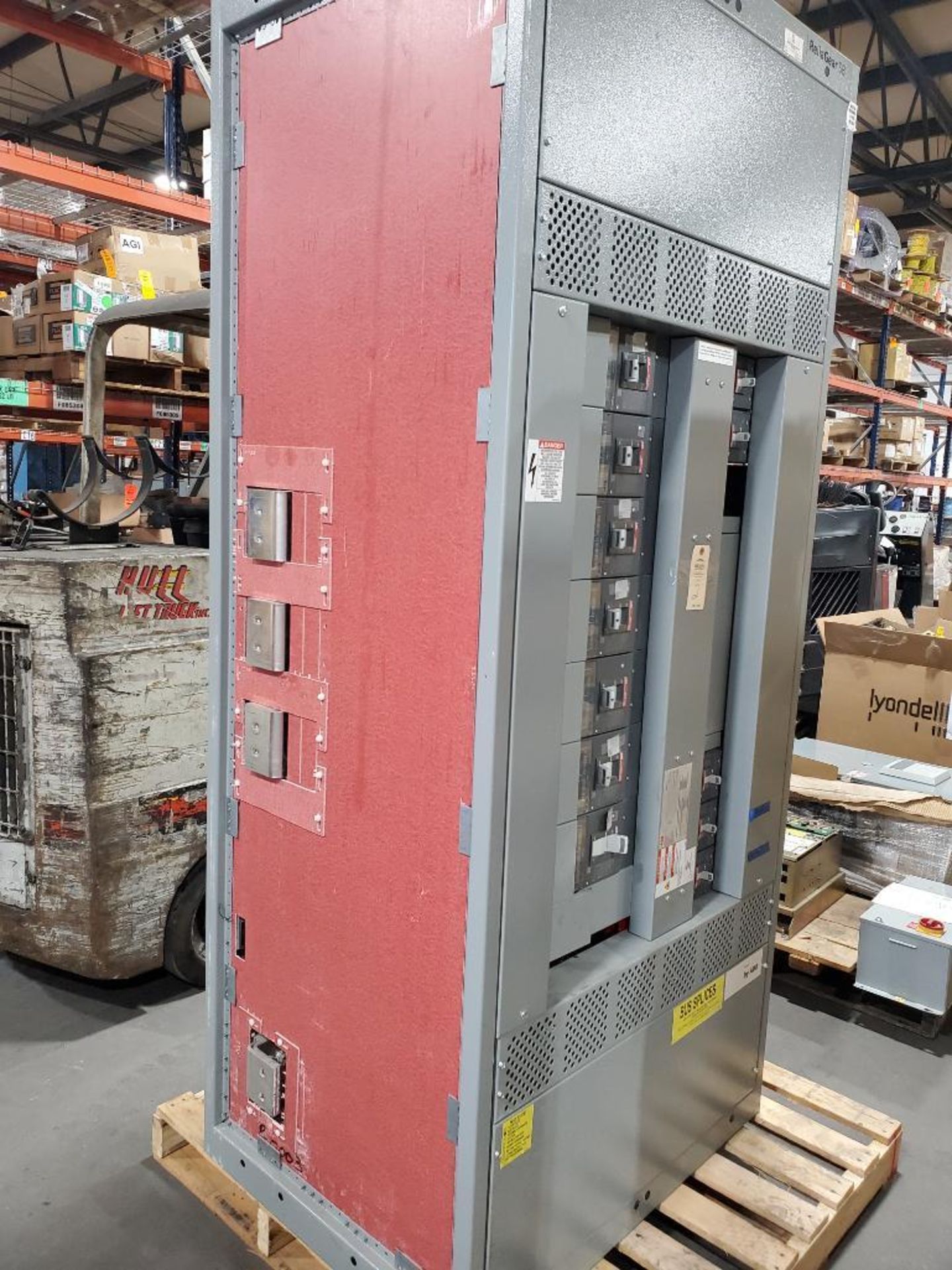 2000amp ABB ReliaGear neXT panel board. Catalog IN3220SC3B32S w/ 12 assorted ABB breakers. - Image 13 of 14