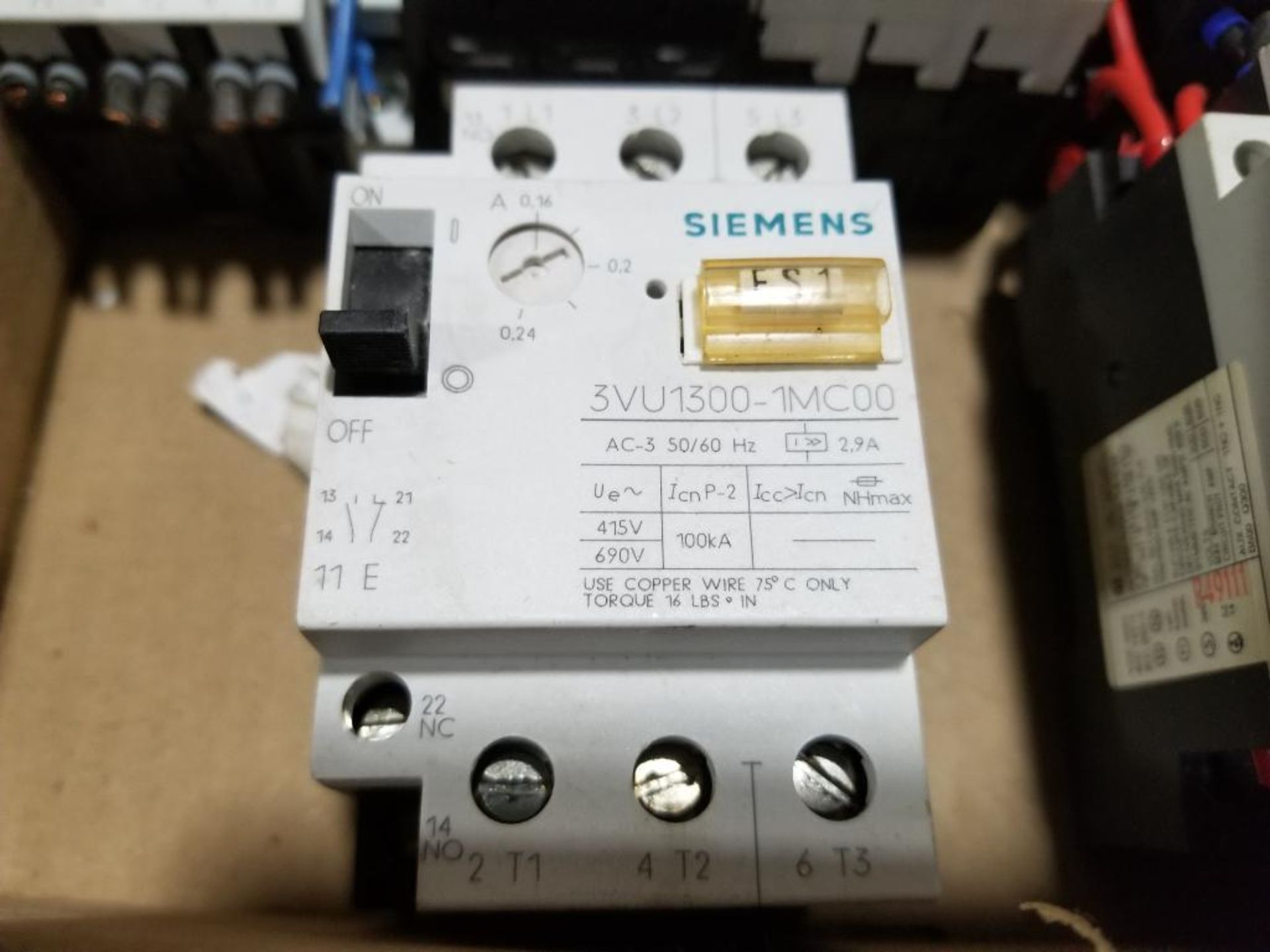 Assorted electrical motor protection. Siemens, Moeller, Allen Bradley. - Image 2 of 8