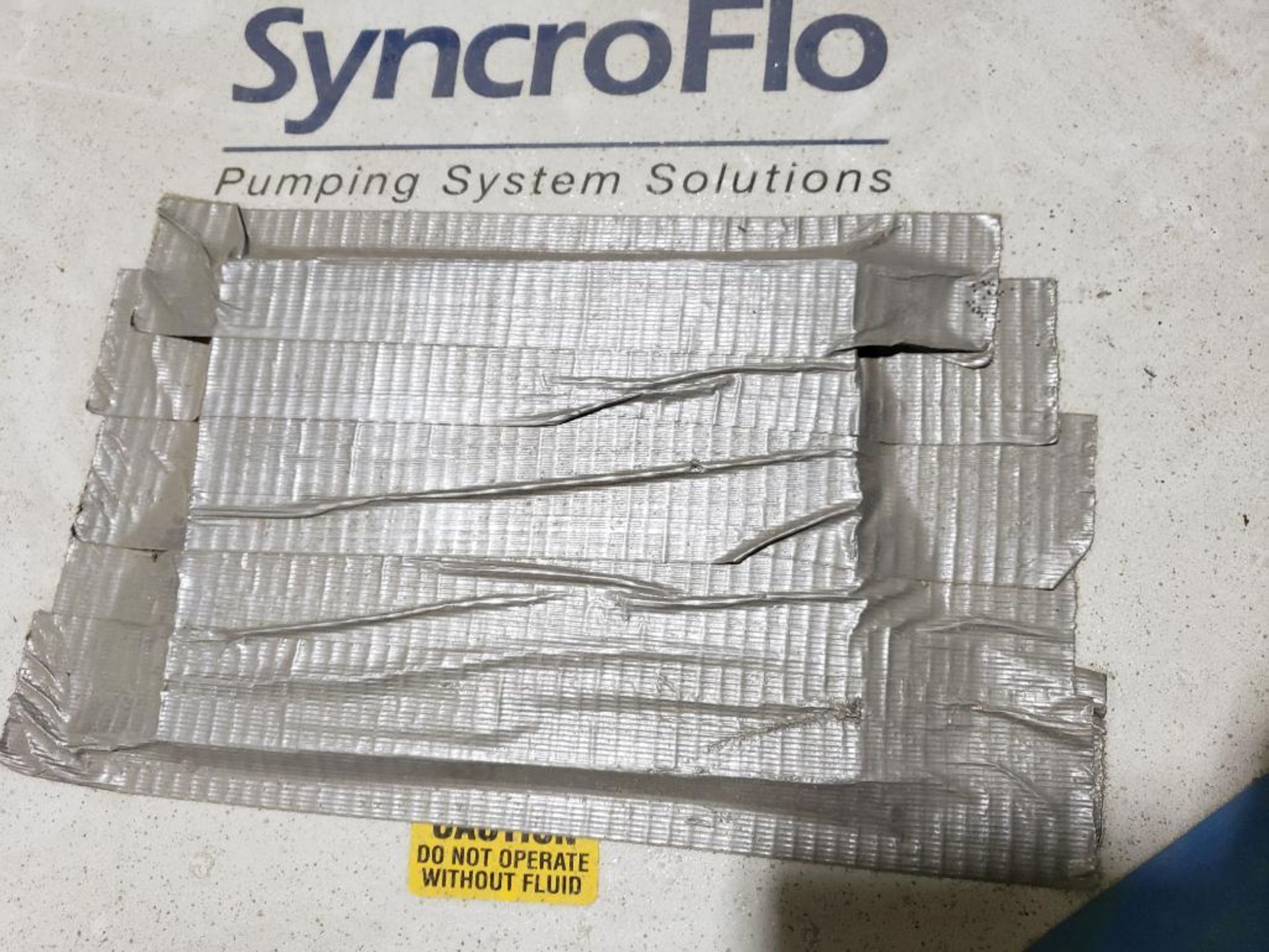 SyncroFlo pumping systems control panel with motor. - Image 5 of 13