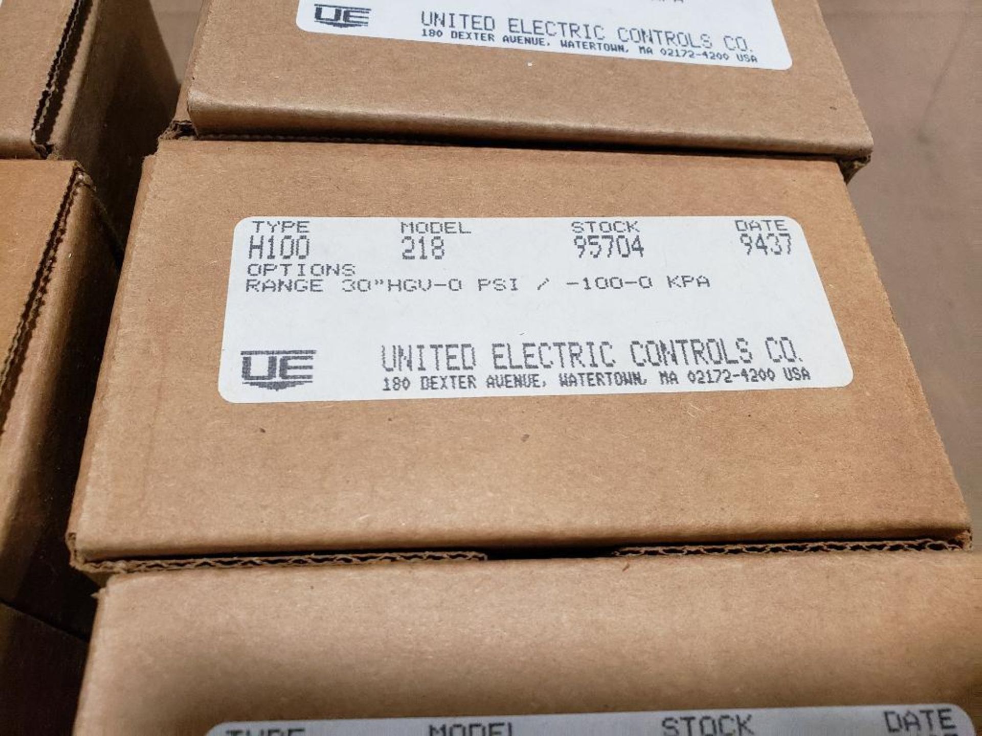 Qty 6 - UE pressure switch. Part number H100-218. - Image 6 of 8