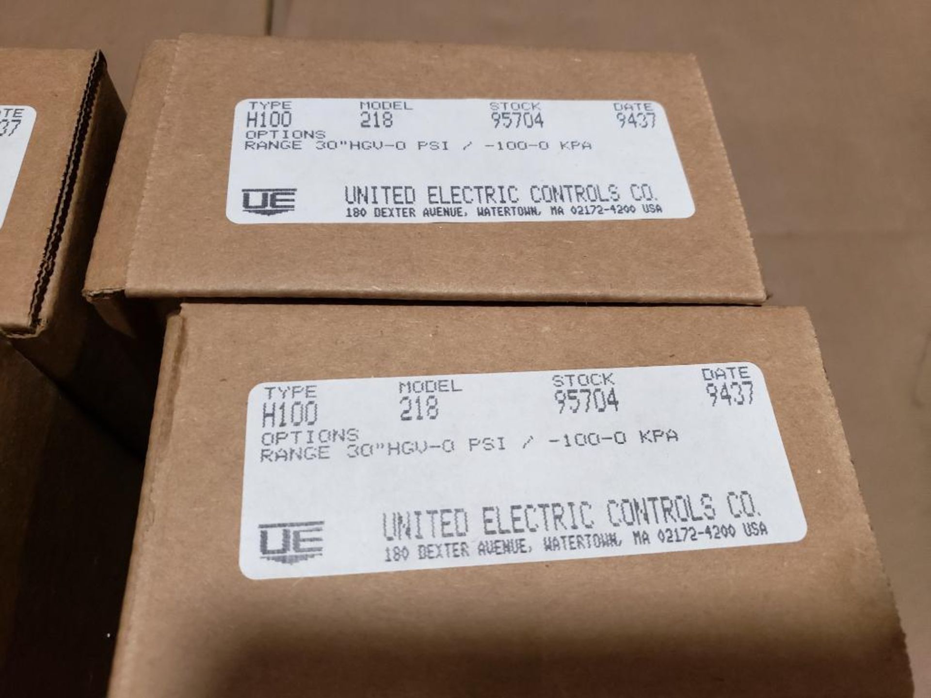 Qty 6 - UE pressure switch. Part number H100-218. - Image 3 of 6