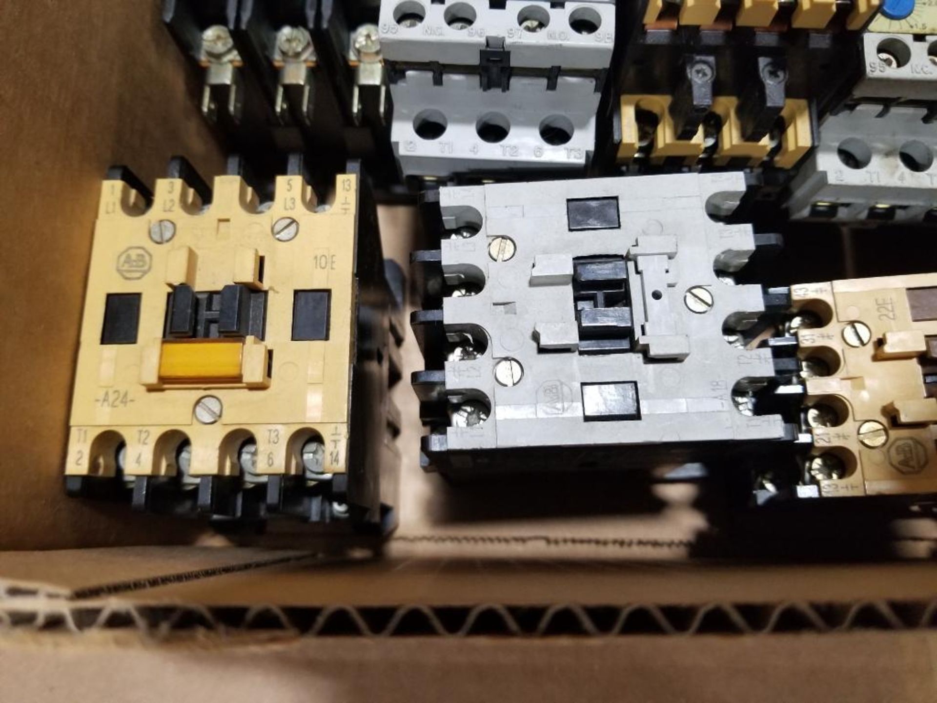 Large assortment of contactors. - Image 4 of 10