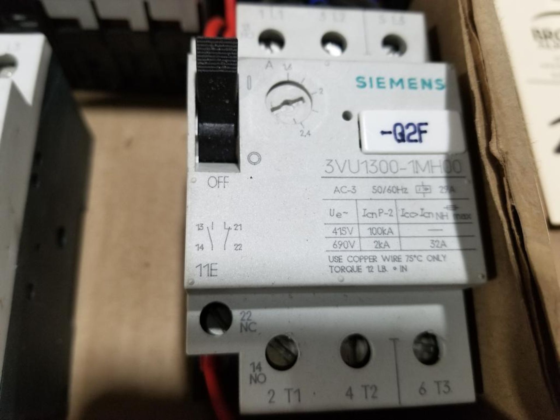 Assorted electrical motor protection. Siemens, Moeller, Allen Bradley. - Image 3 of 8