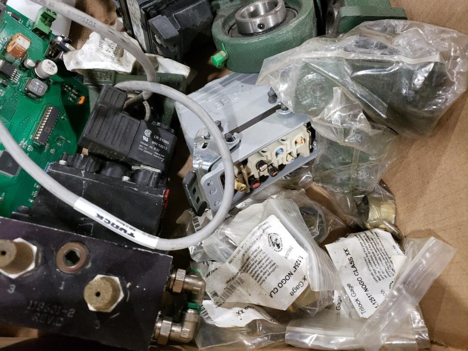 Large assortment of electrical. - Image 16 of 29