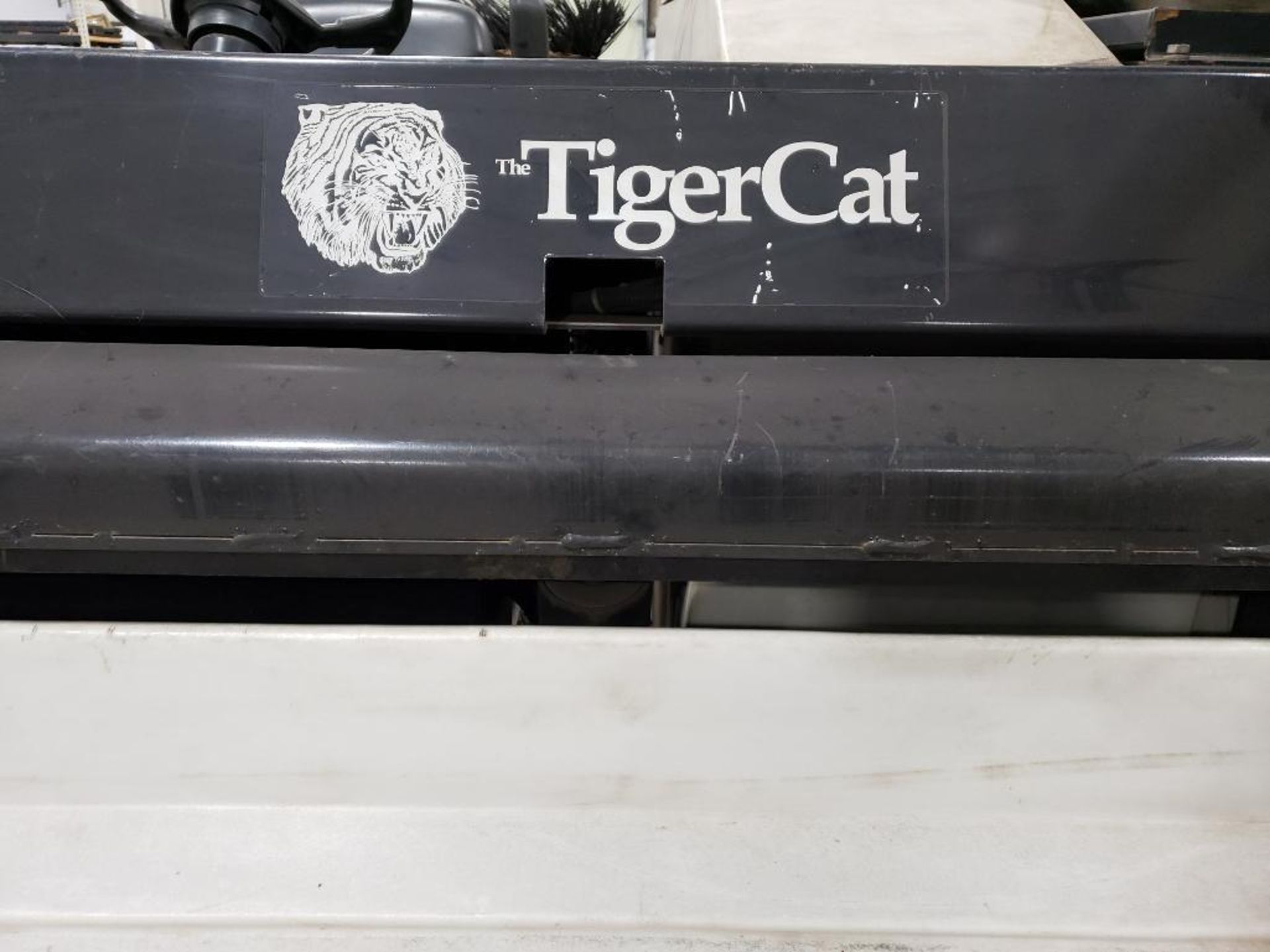 Advance Tiger Cat propane ride on sweeper. Model 462000. Serial 454516. - Image 7 of 25