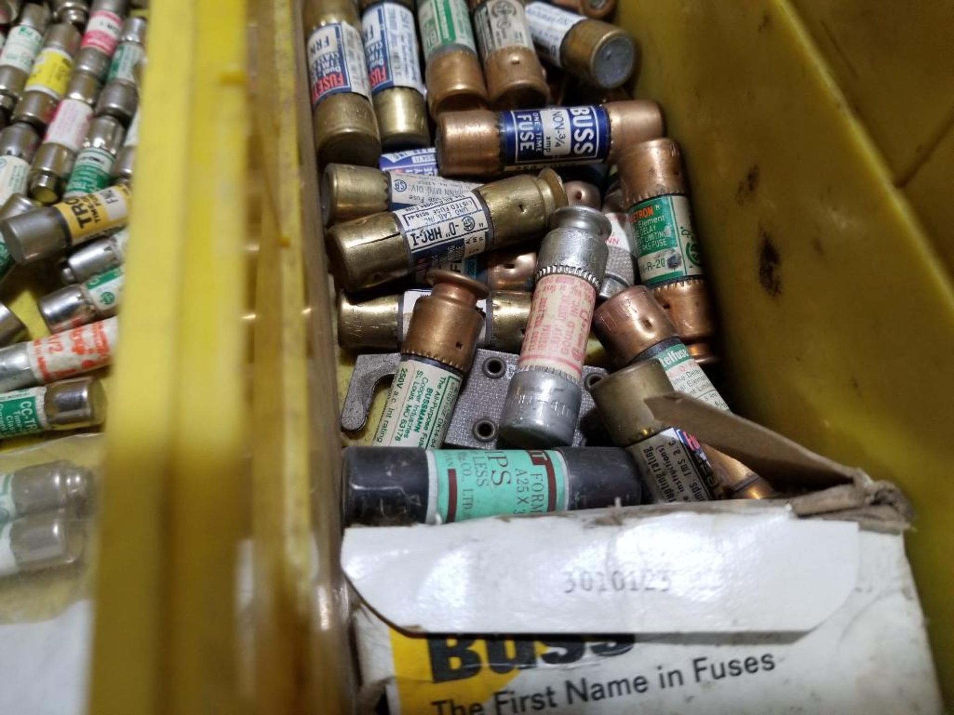 Large assortment of fuses and fuse holders. - Image 9 of 17