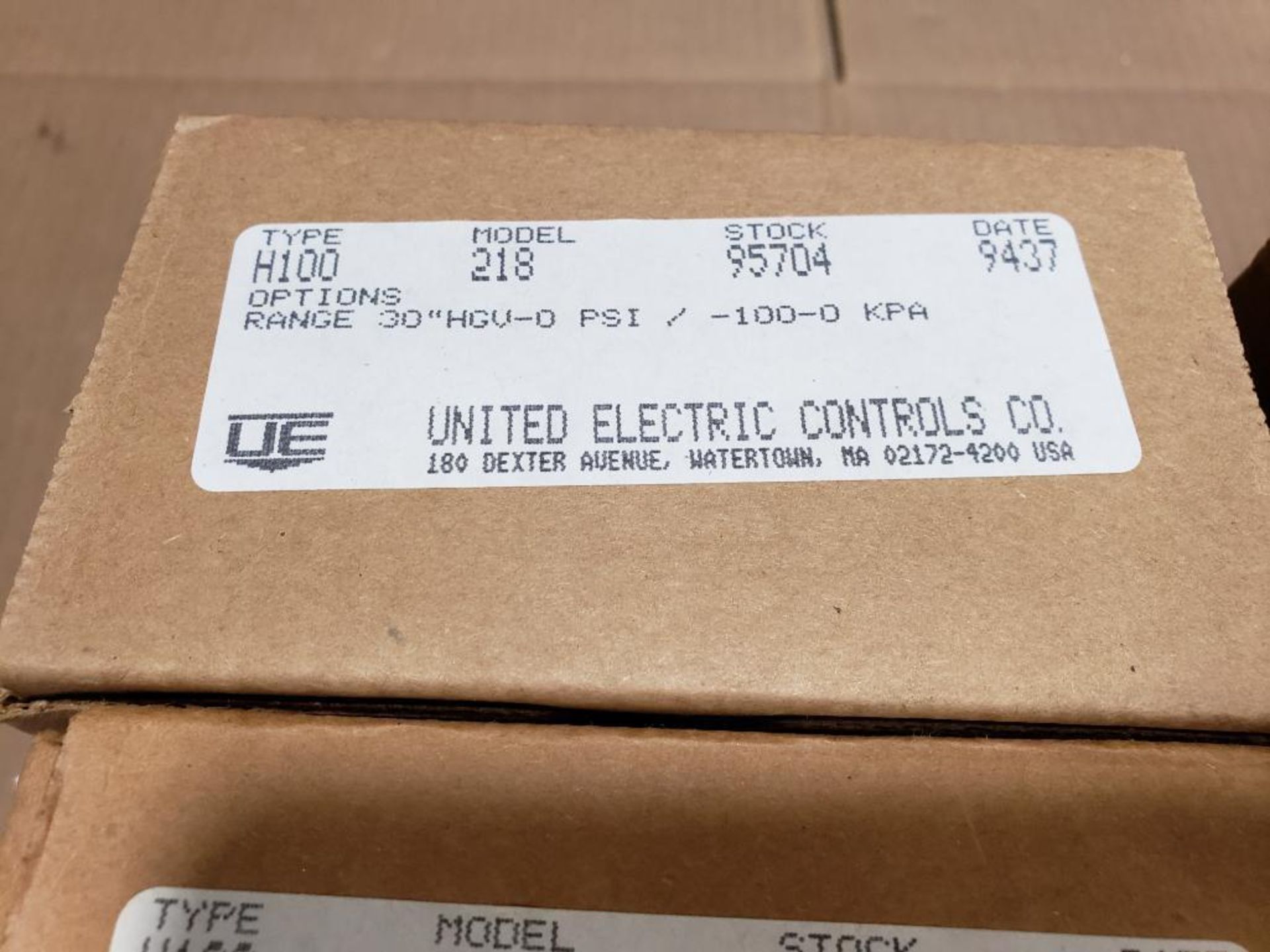 Qty 6 - UE pressure switch. Part number H100-218. - Image 2 of 8