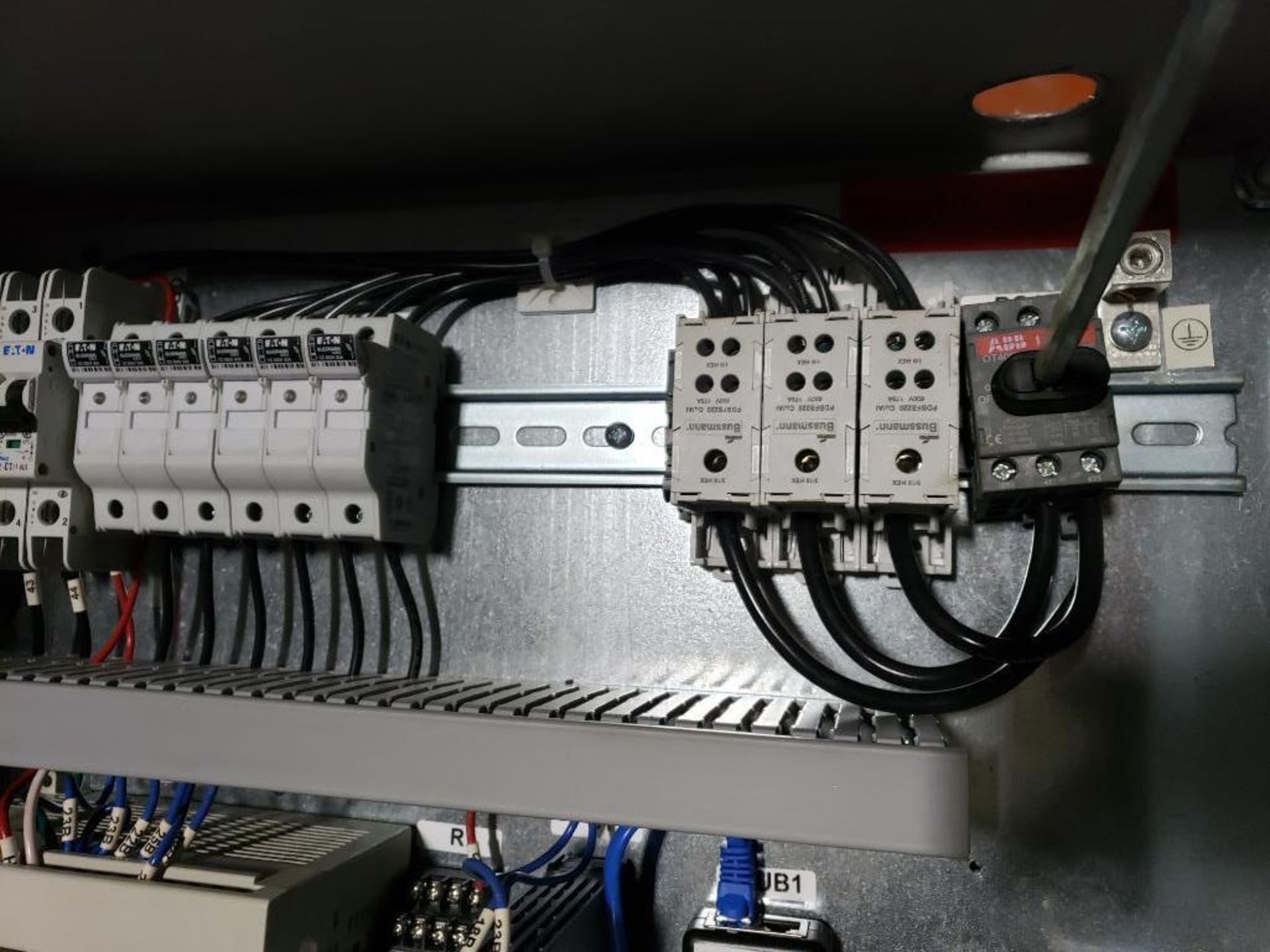 SyncroFlo pumping systems control panel with motor. - Image 11 of 13