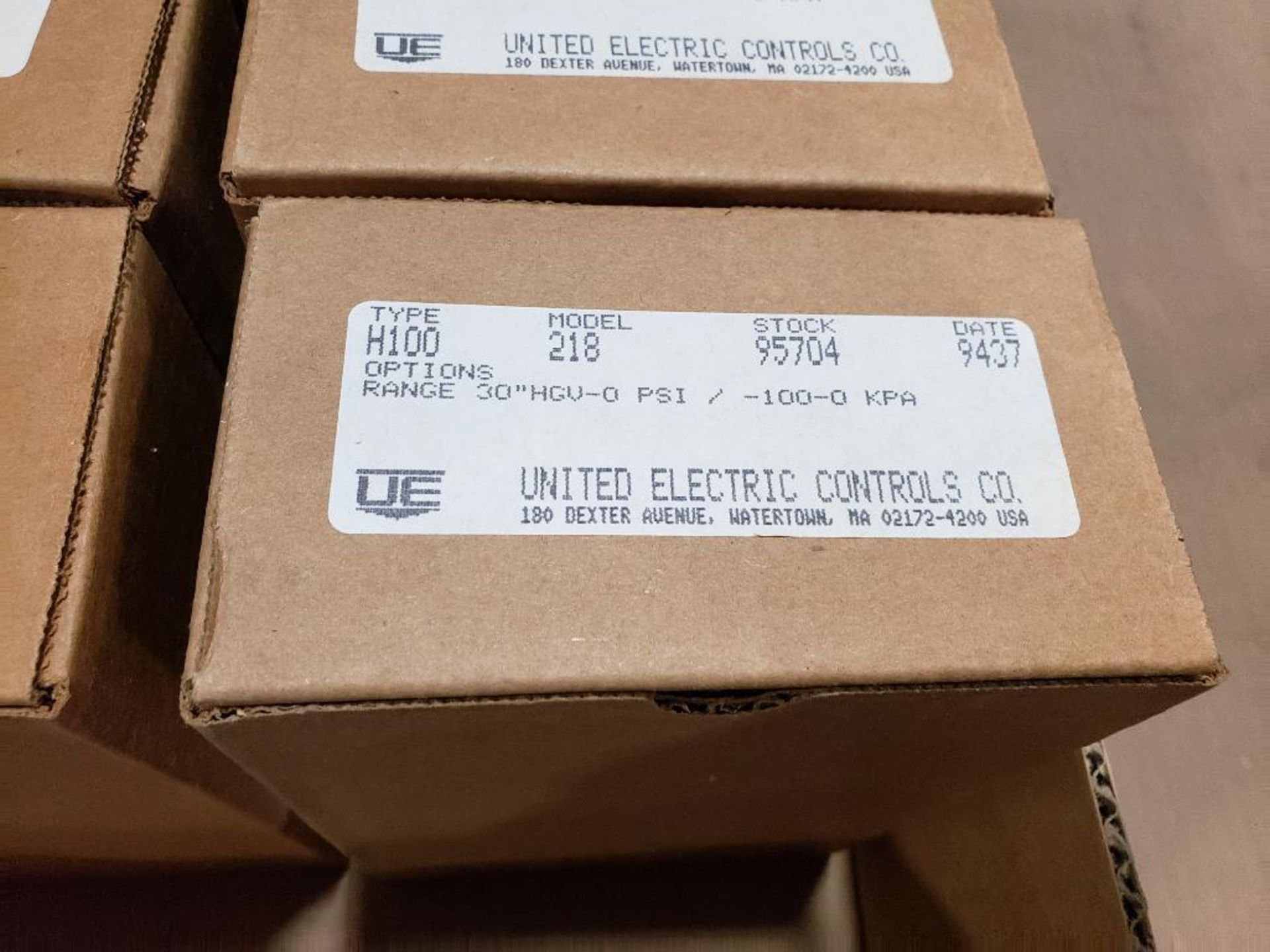 Qty 6 - UE pressure switch. Part number H100-218. - Image 5 of 8