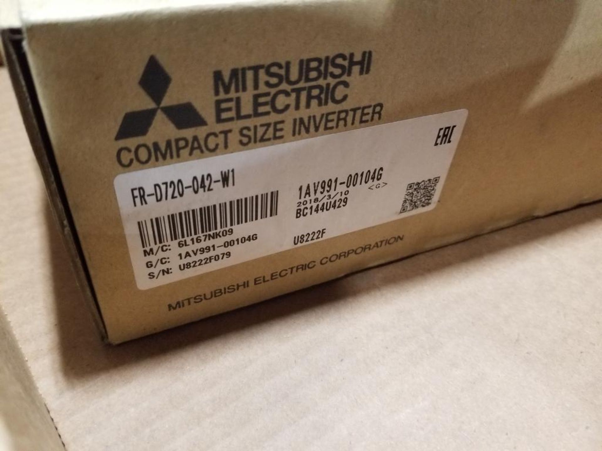 MItsubishi compact size inverter. Part number FR-D720-042-W1. - Image 5 of 5