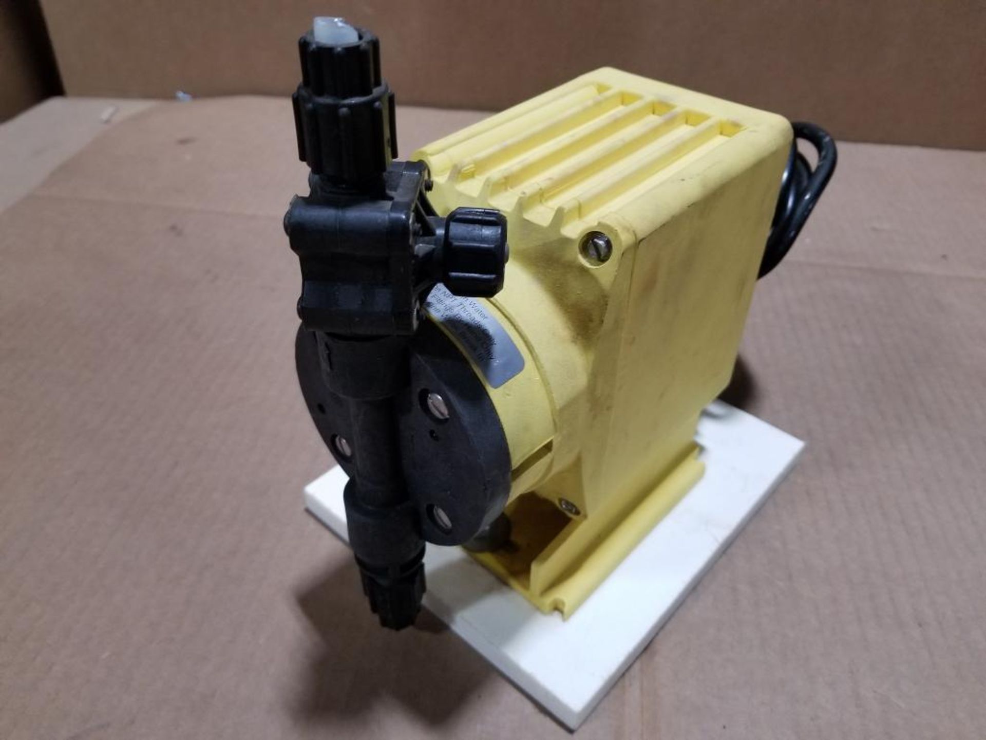 LMI Milton Roy dosing pump. Model P161-362B1. - Image 2 of 7