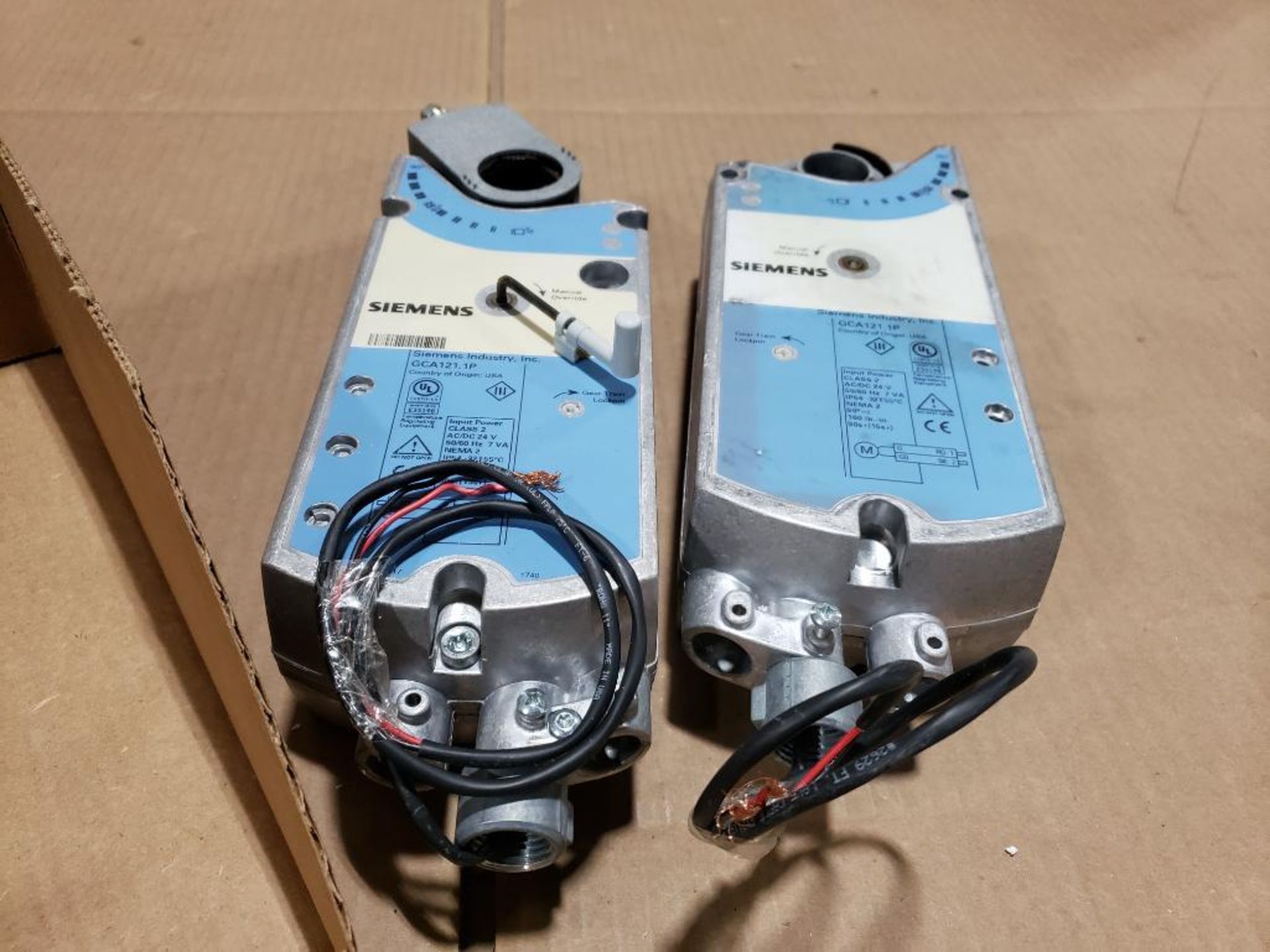 Qty 2 - Siemens actuator. Part number GCA121-1P.