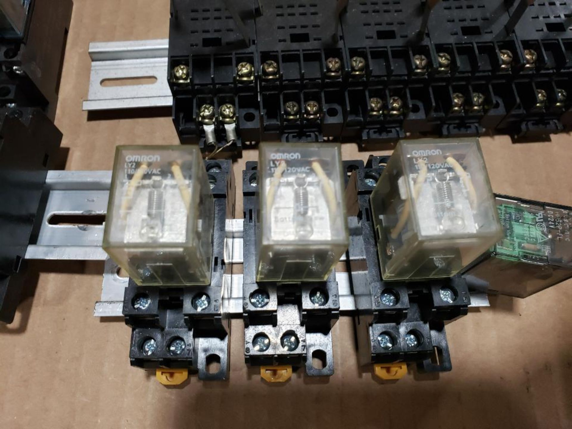 Large assortment of relays. - Image 9 of 12