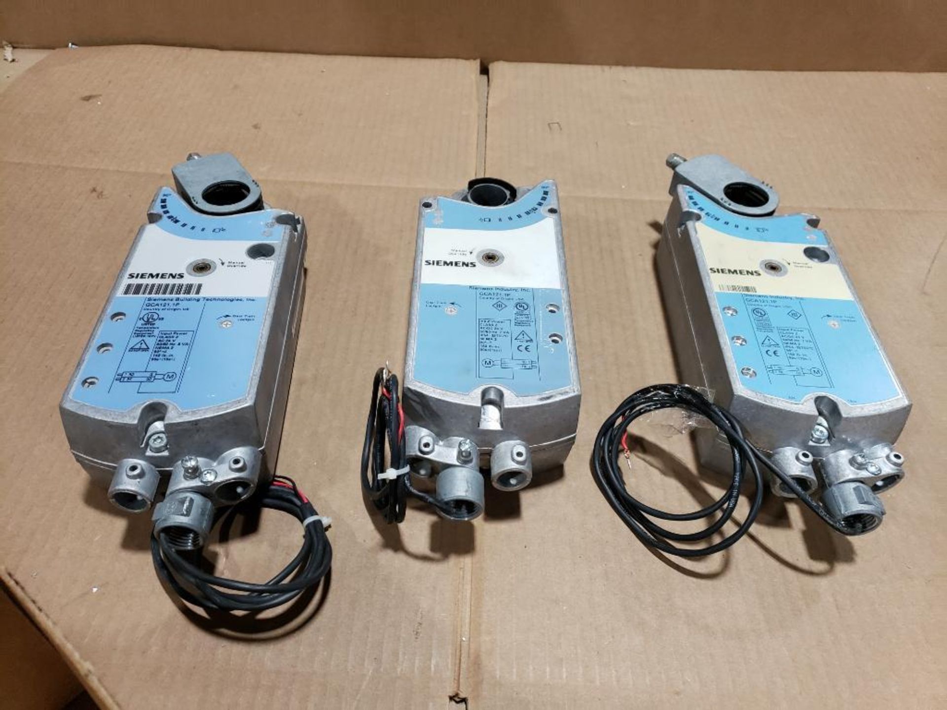 Qty 3 - Siemens actuator. Part number GCA121-1P.