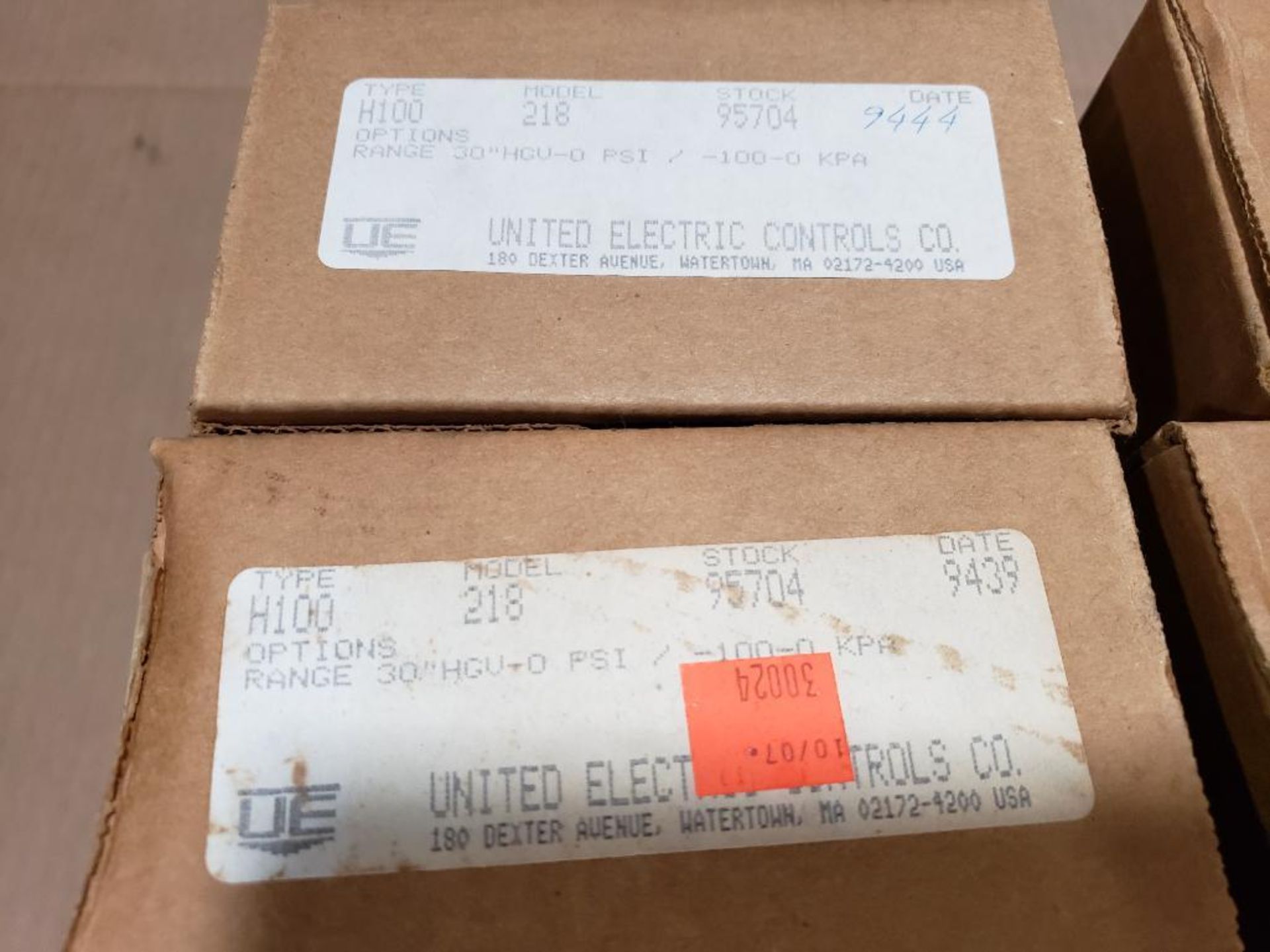 Qty 6 - UE pressure switch. Part number H100-218. - Image 4 of 6